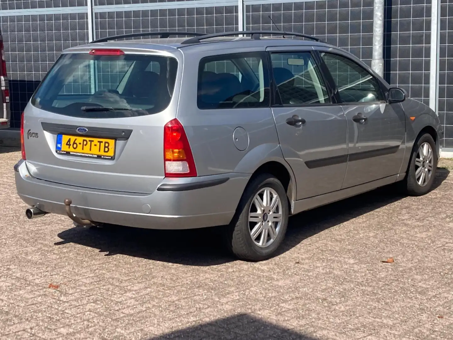 Ford Focus Wagon 1.6-16V Futura Grigio - 2
