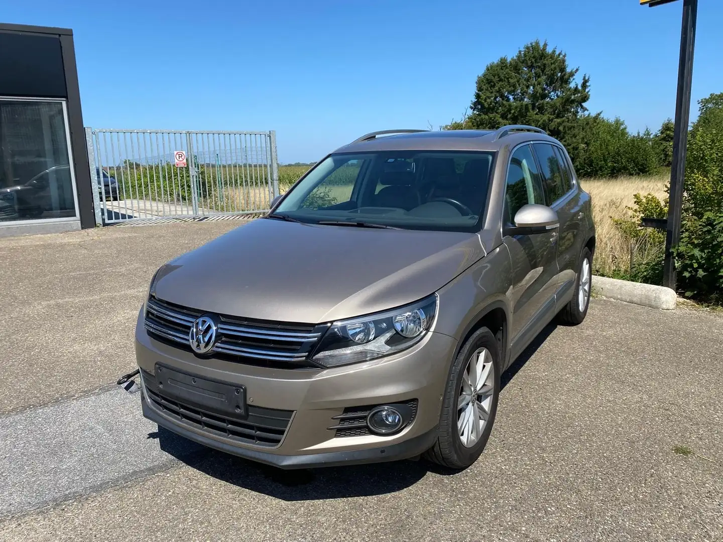 Volkswagen Tiguan Tiguan 1.4 TSI Sport **Motor no Start!!!** Gris - 1