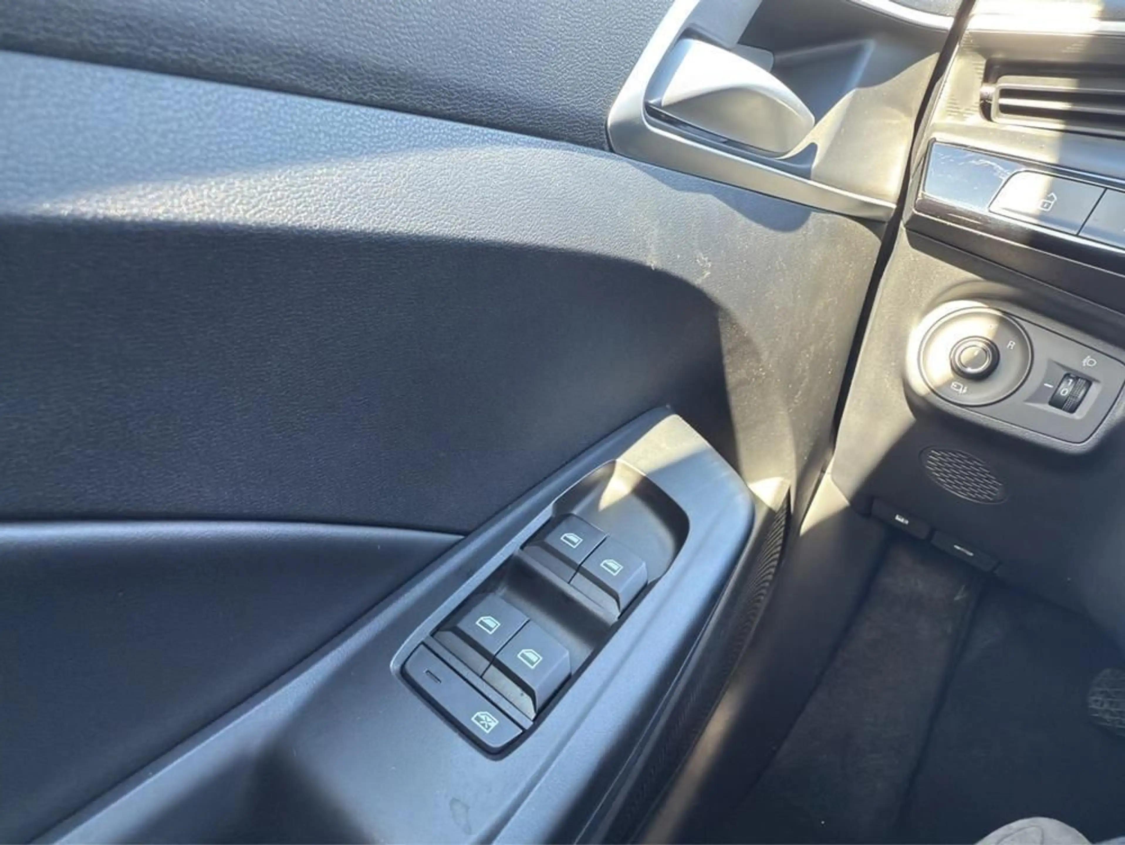 MG MG3 3 1.5 Hybrid+ 143 kW Luxury — photo 6