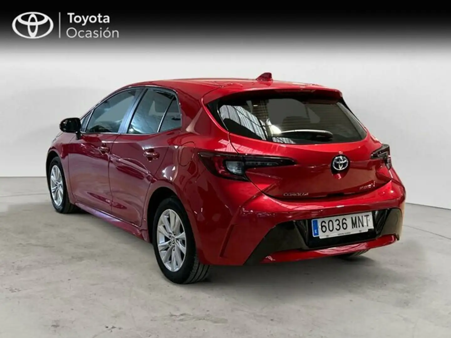 Toyota Corolla 5 puertas Active Plus 140H e-CVT Rojo - 2