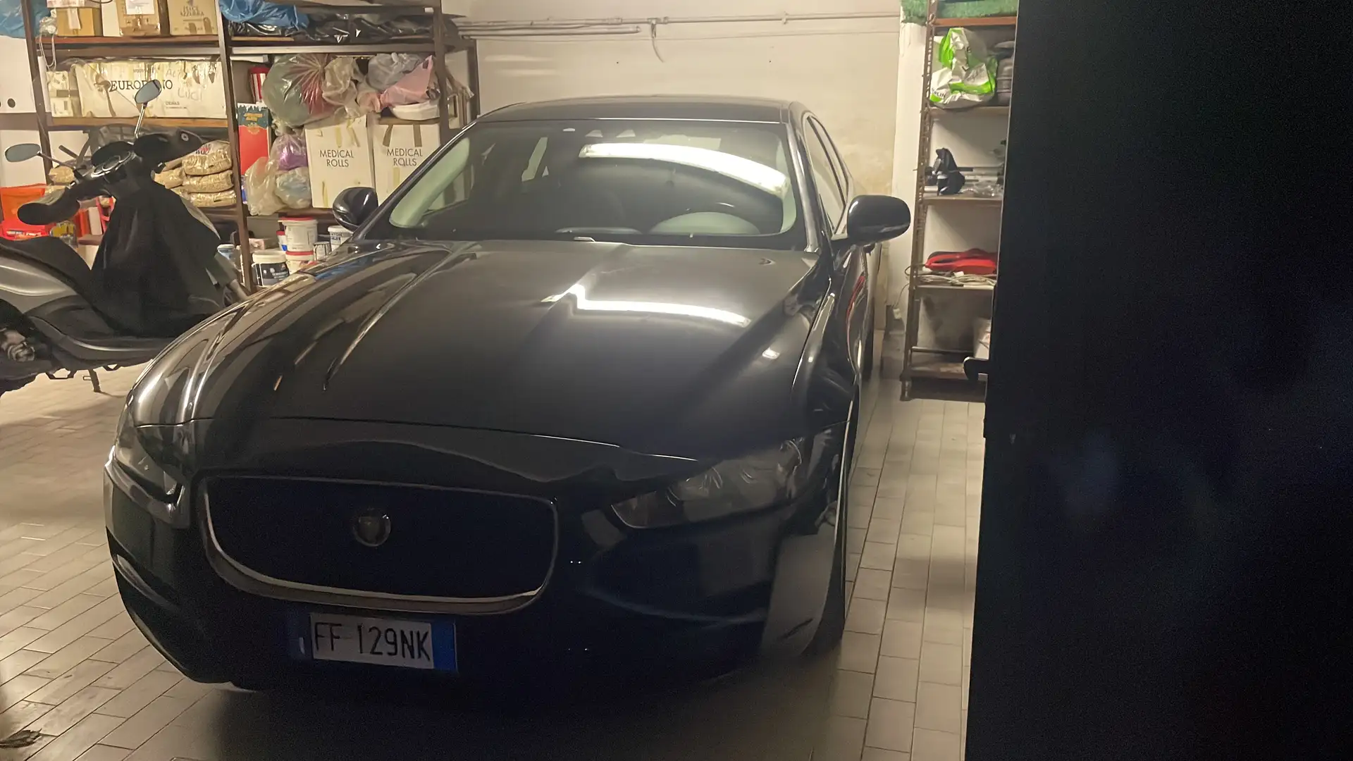 Jaguar XE 2.0d Prestige 180cv auto - 2