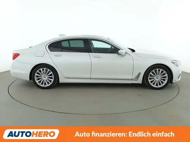 BMW 7 Series view 7