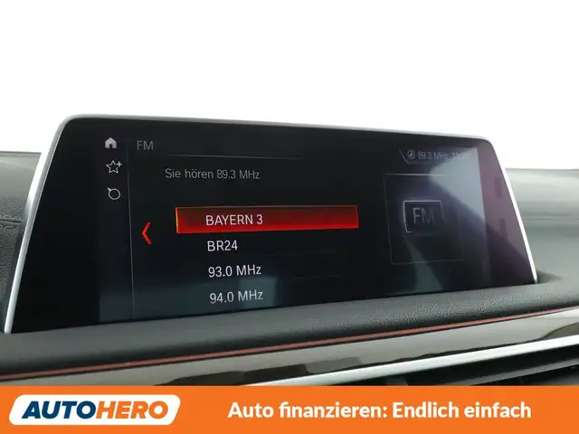 BMW 7 Series view 21