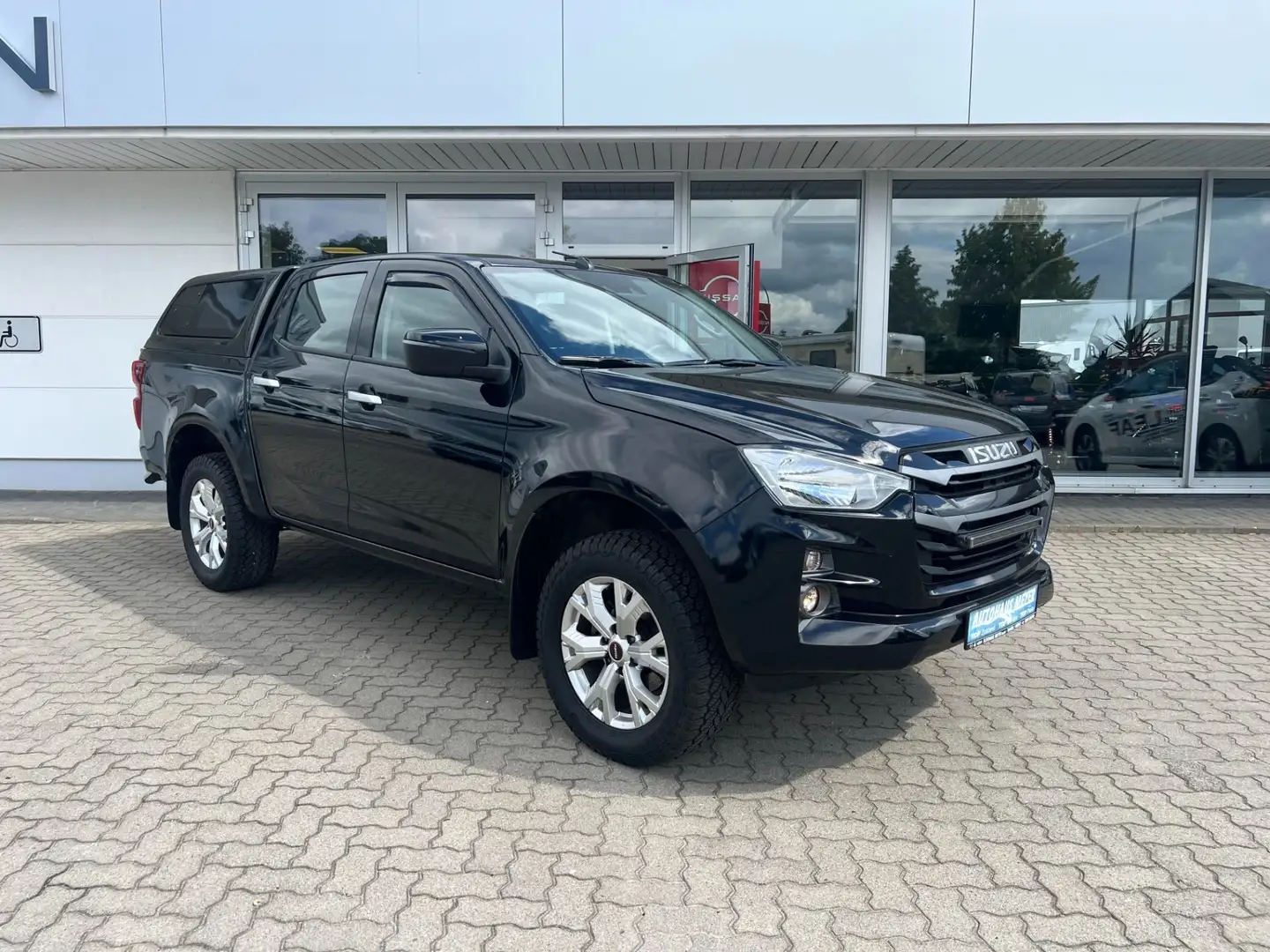 Isuzu D-Max LS Standheizung Hardtop 1. Hand Offroadbereift Noir - 1