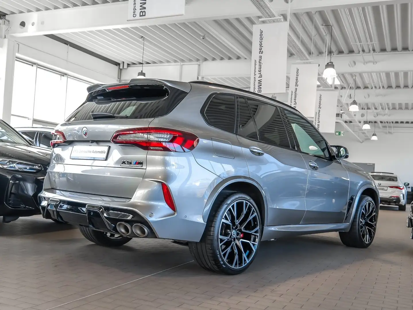 BMW X5 M Competition Laser Akrapovic DriversP. FondTV Gris - 2