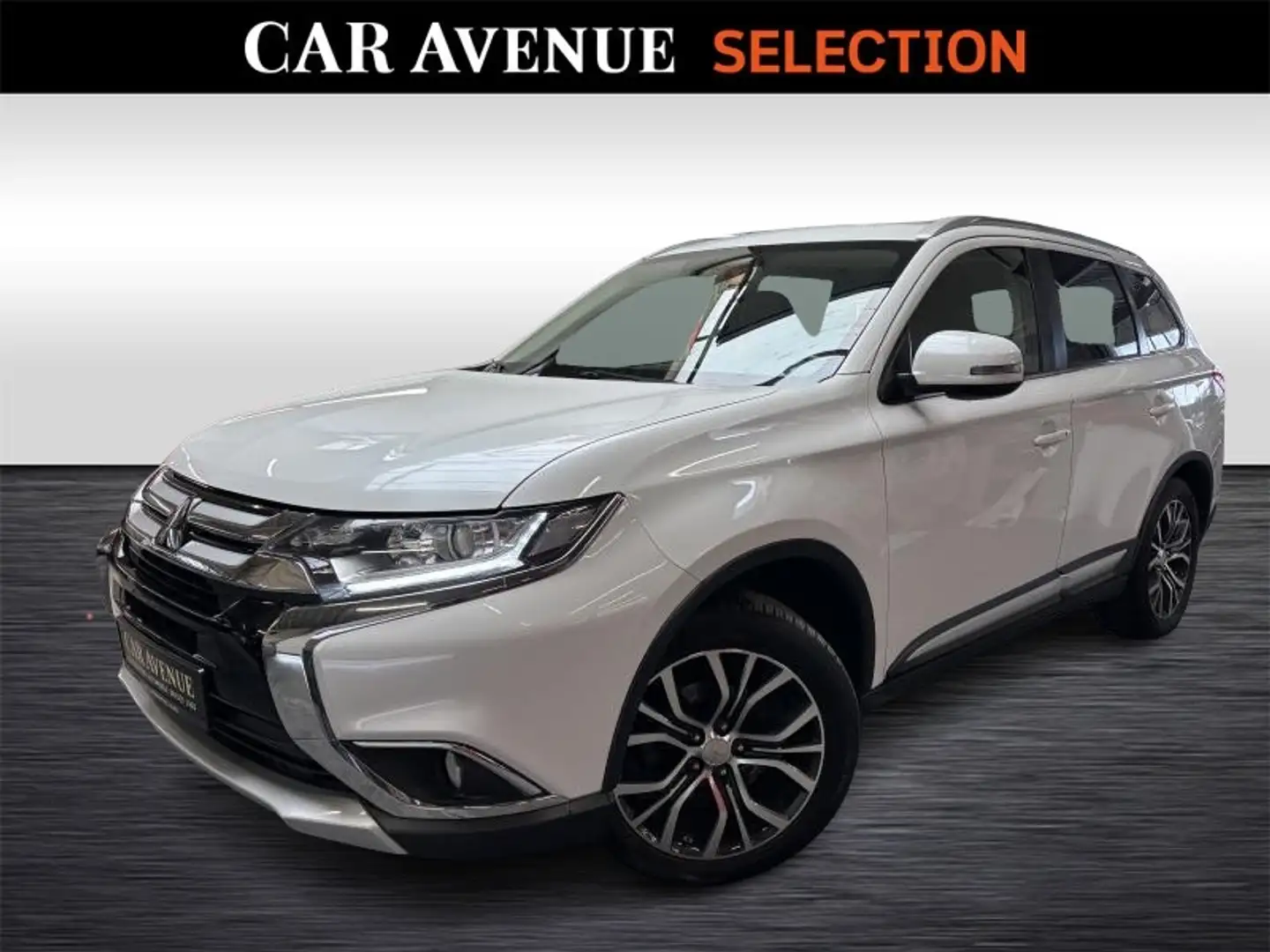 Mitsubishi Outlander AWD 7PL Blanc - 1