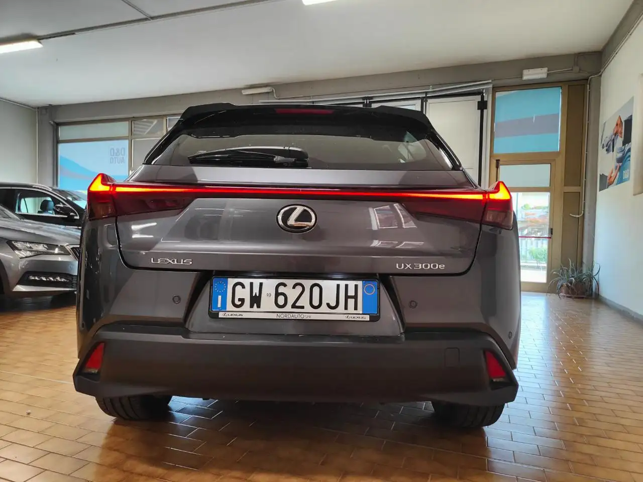 Lexus UX 2024 LUXURY BATTERY 72.8 KWH SISTEMI "ADAS", миниатюра 2