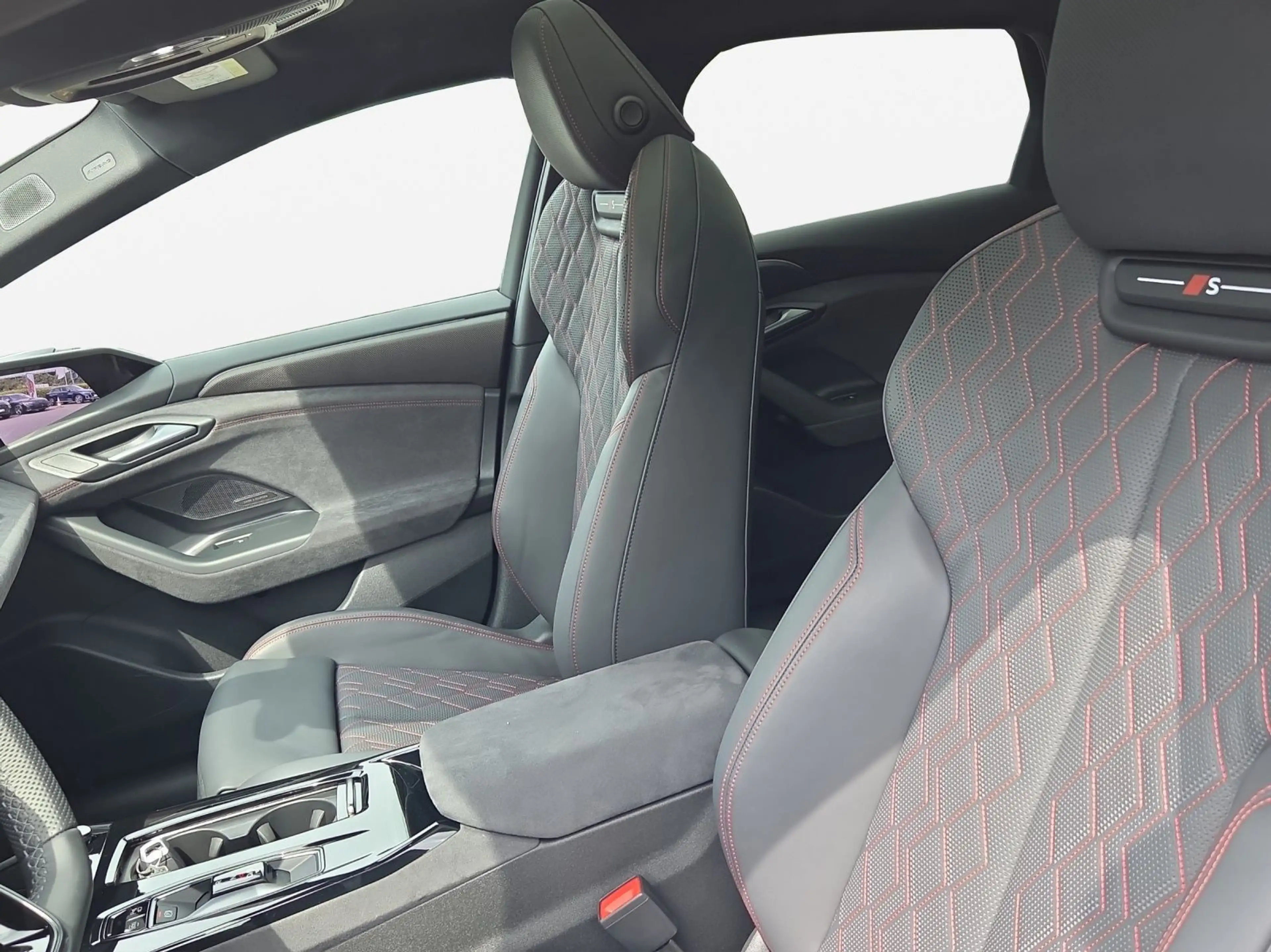 Audi S6 e-tron *Navi*Matrix*Alu*AHK*HUD*B&O* — photo 11