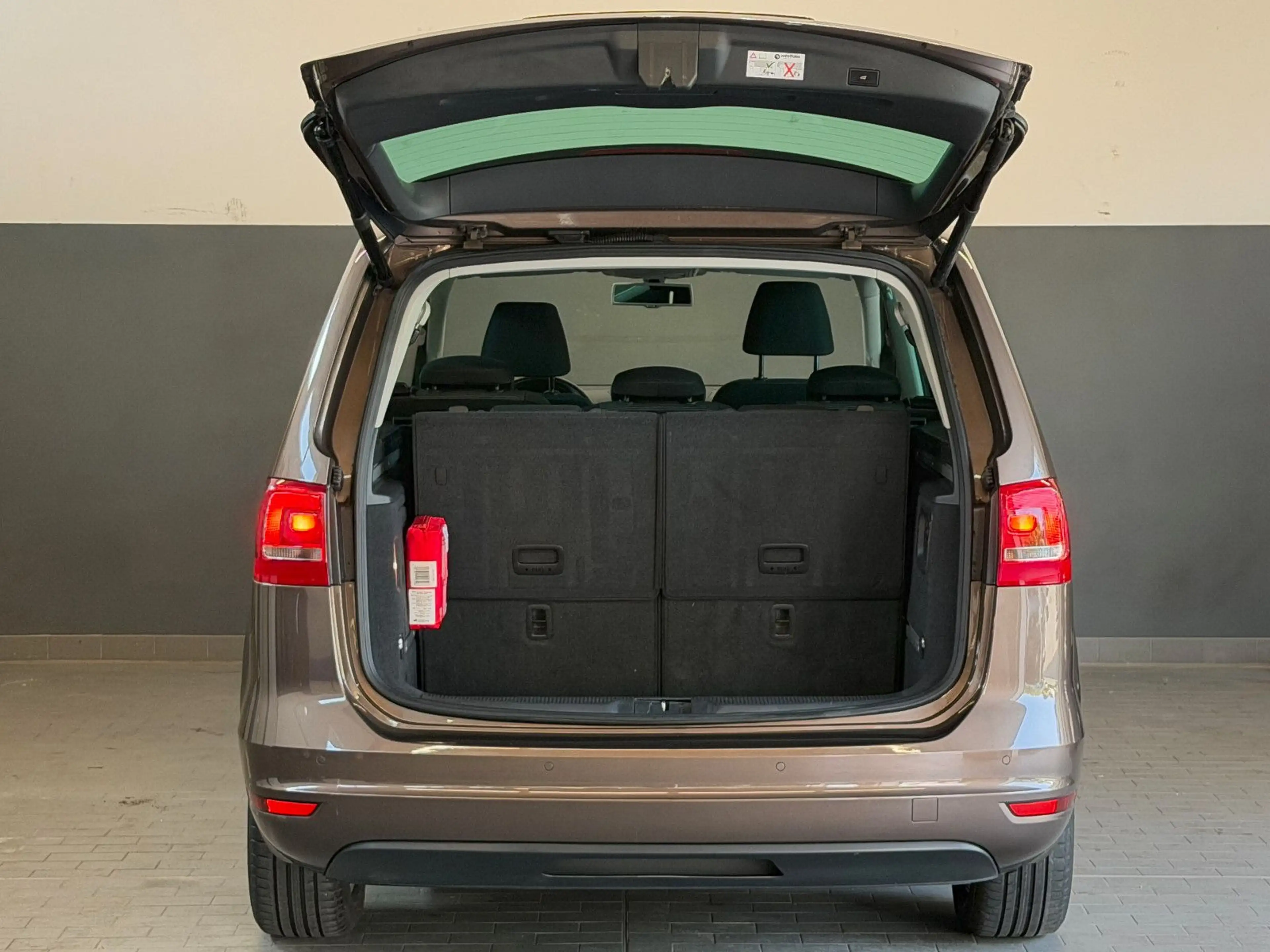 Volkswagen Sharan 2.0 Comfortline/AHK/NAVI/1.HAND/7-SITZER — photo 7
