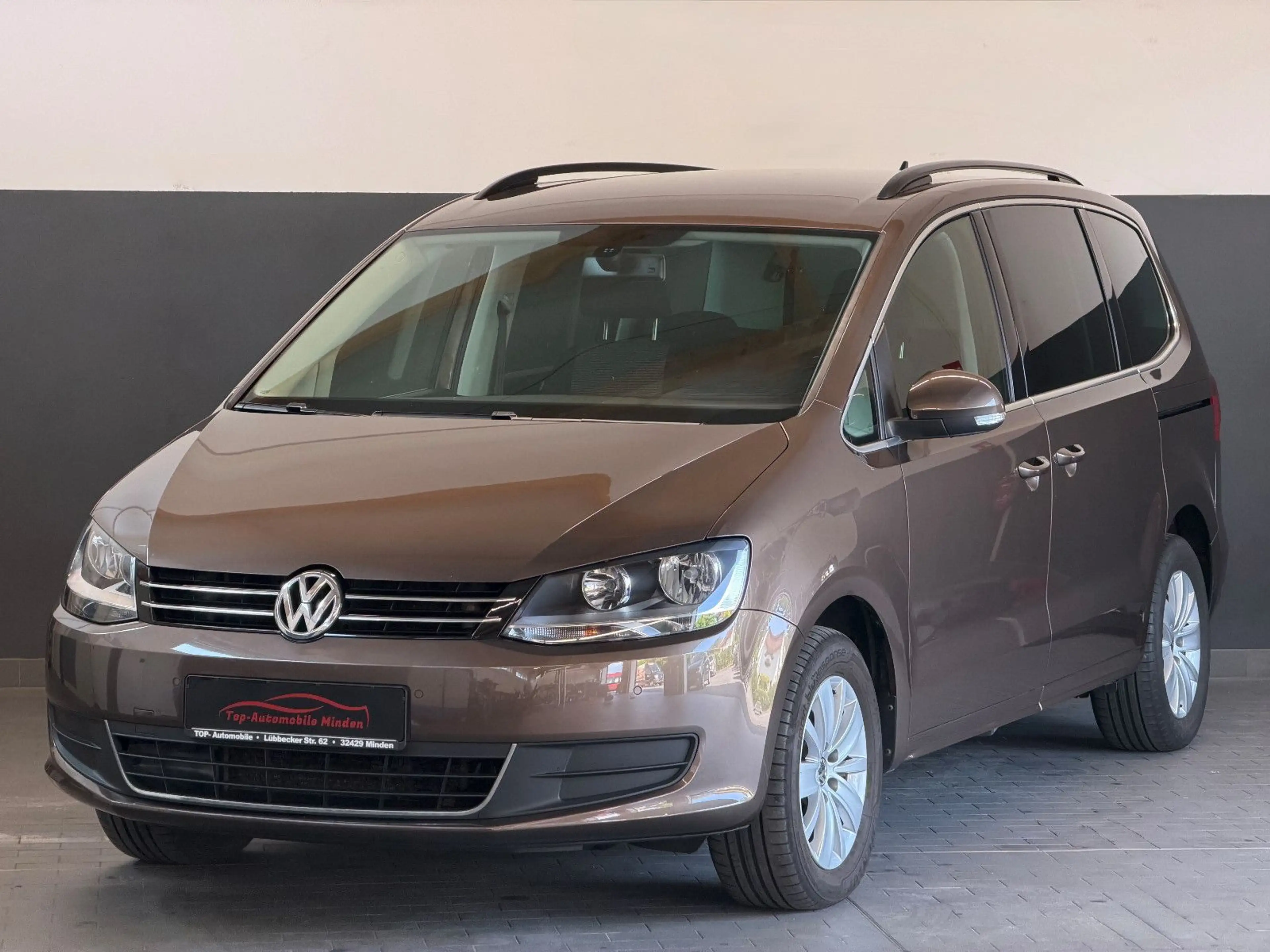 Volkswagen Sharan 2.0 Comfortline/AHK/NAVI/1.HAND/7-SITZER — photo 3