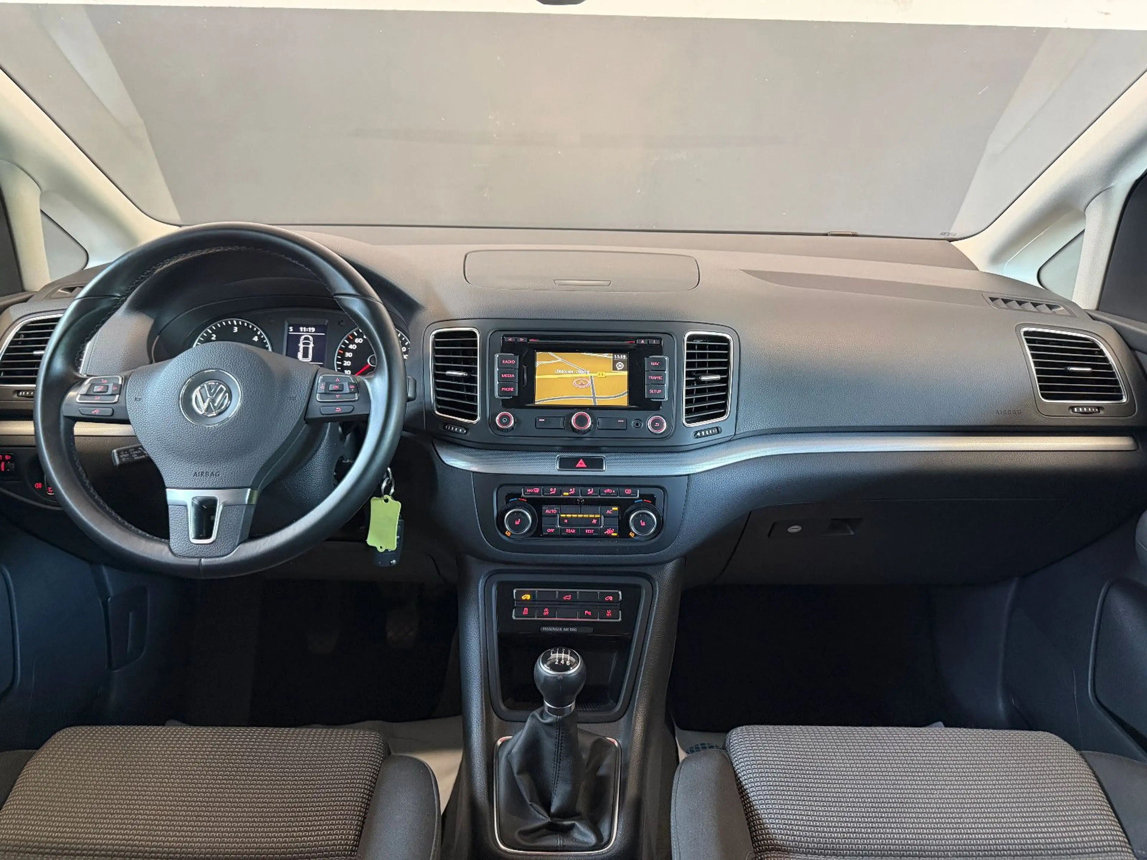 Volkswagen Sharan 2.0 Comfortline/AHK/NAVI/1.HAND/7-SITZER — photo 10
