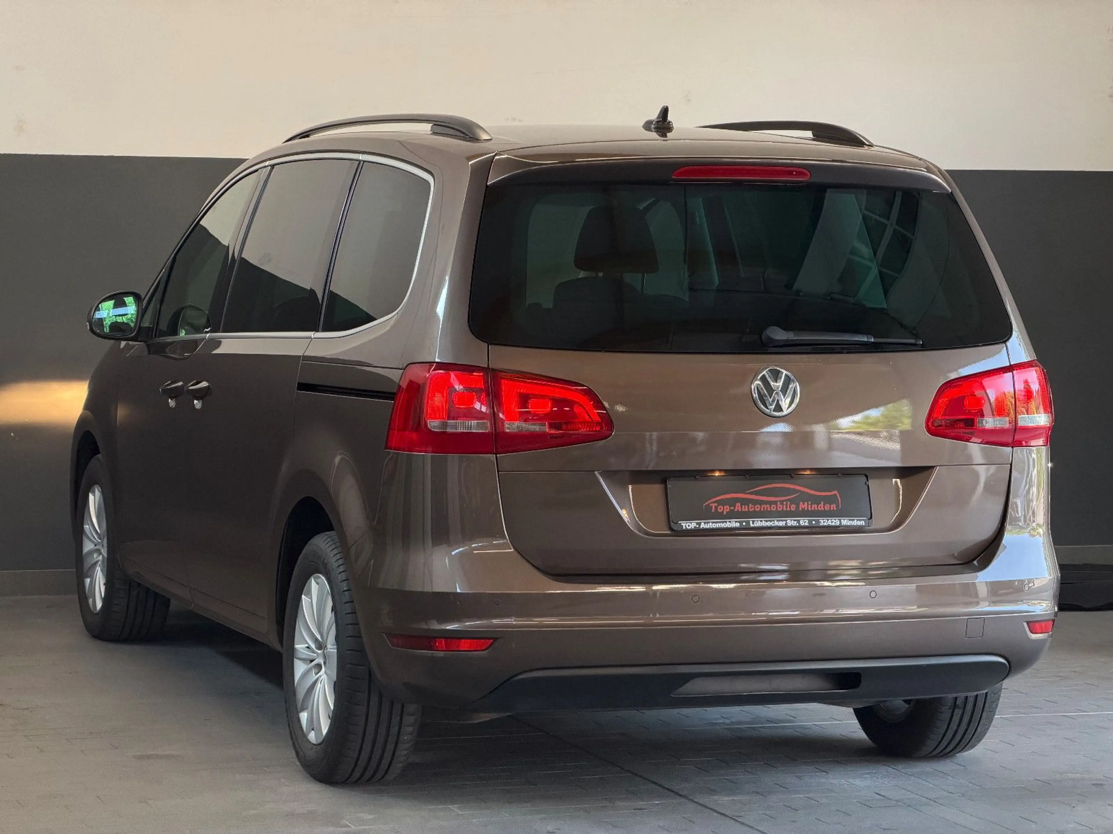 Volkswagen Sharan 2.0 Comfortline/AHK/NAVI/1.HAND/7-SITZER — photo 4