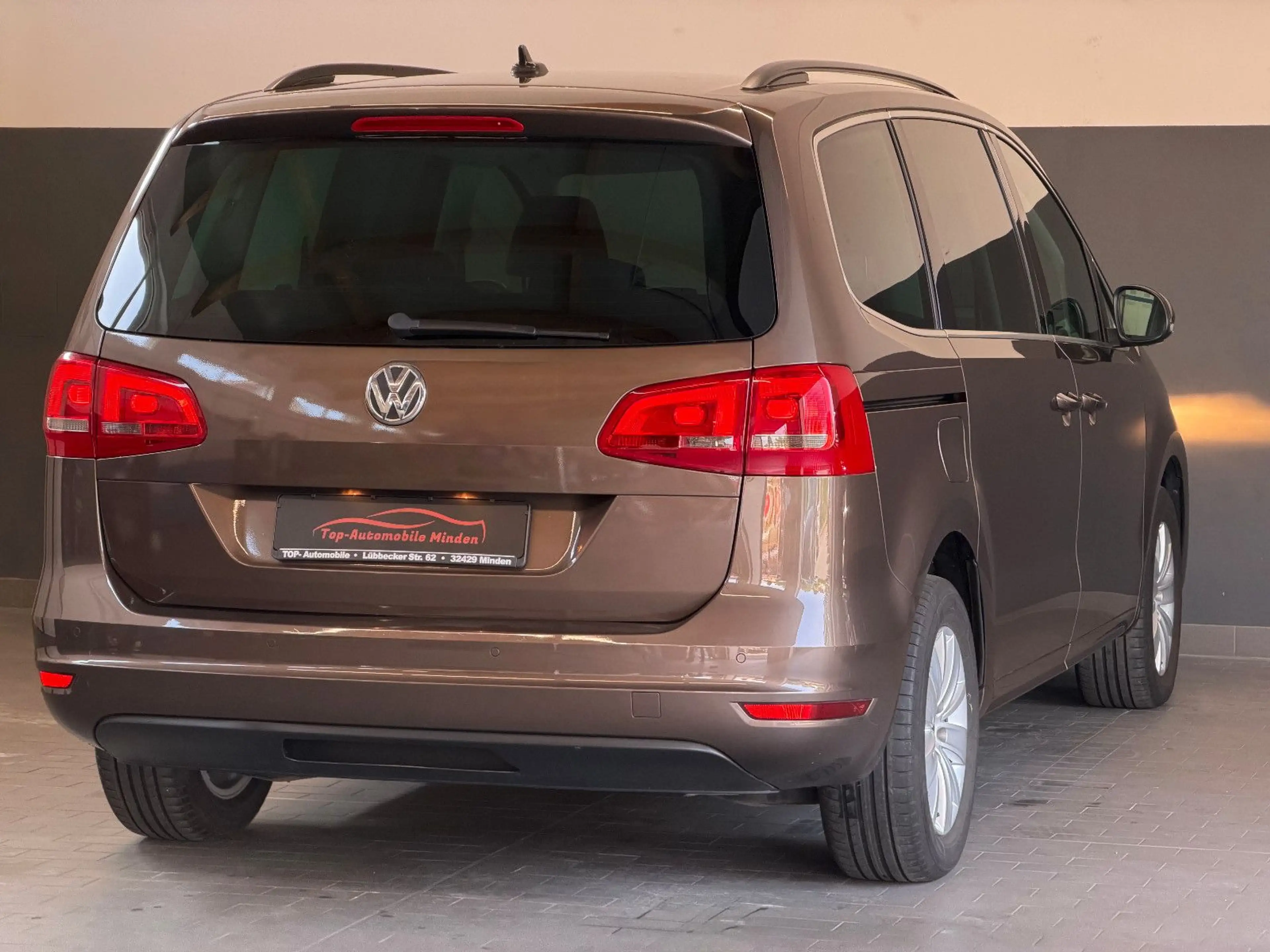 Volkswagen Sharan 2.0 Comfortline/AHK/NAVI/1.HAND/7-SITZER — photo 6