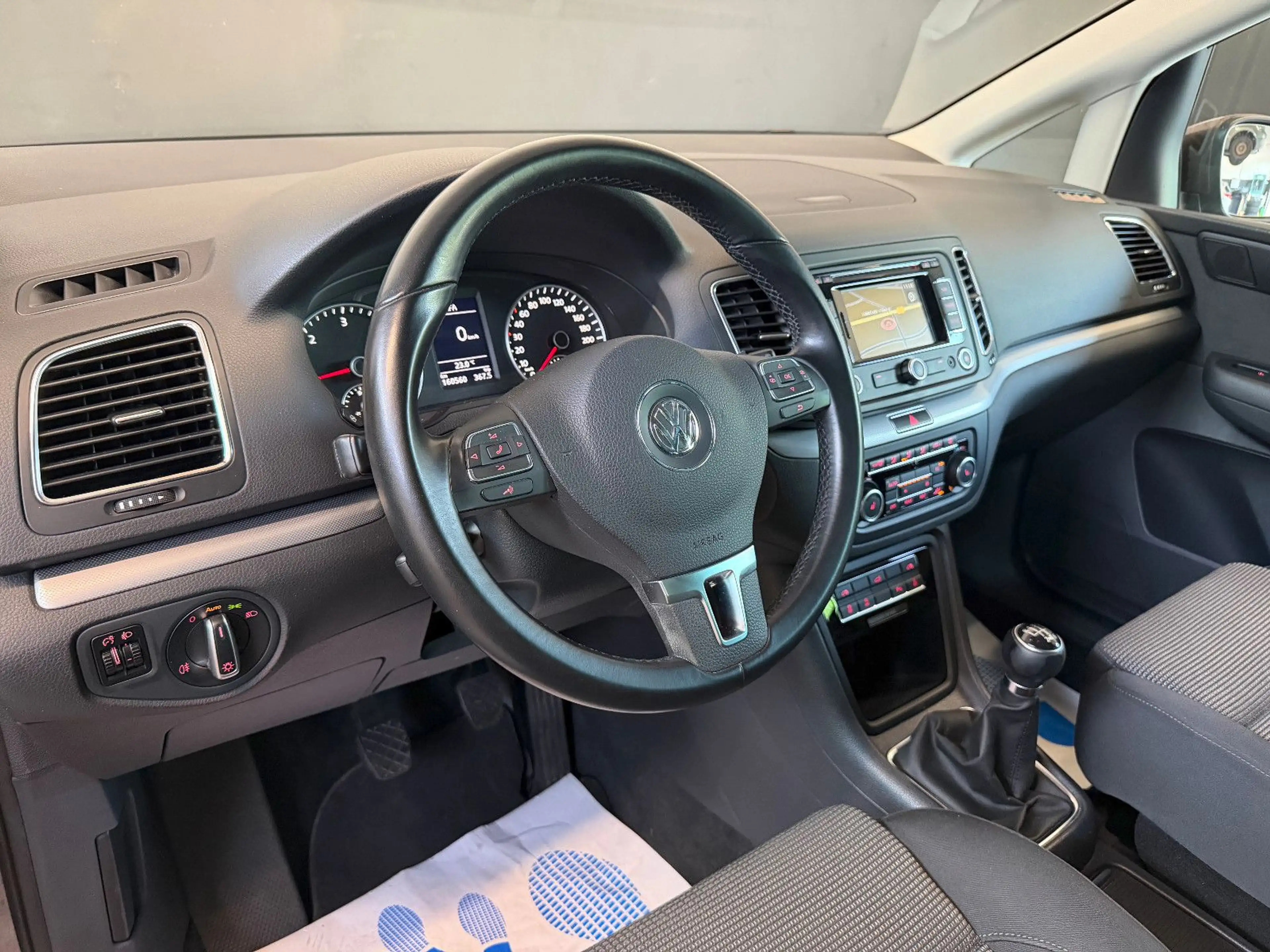 Volkswagen Sharan 2.0 Comfortline/AHK/NAVI/1.HAND/7-SITZER — photo 9