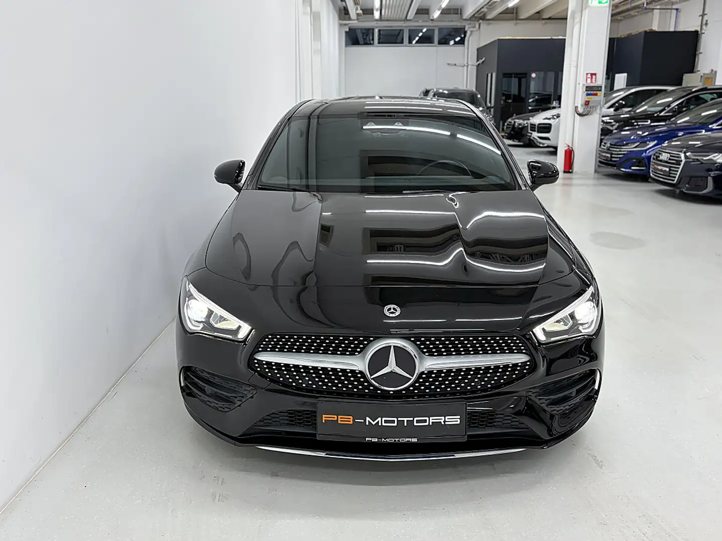 Mercedes-Benz CLA 200 d Shooting Brake Aut. AMG-Line 19" LED Ambiente Schwarz - 2