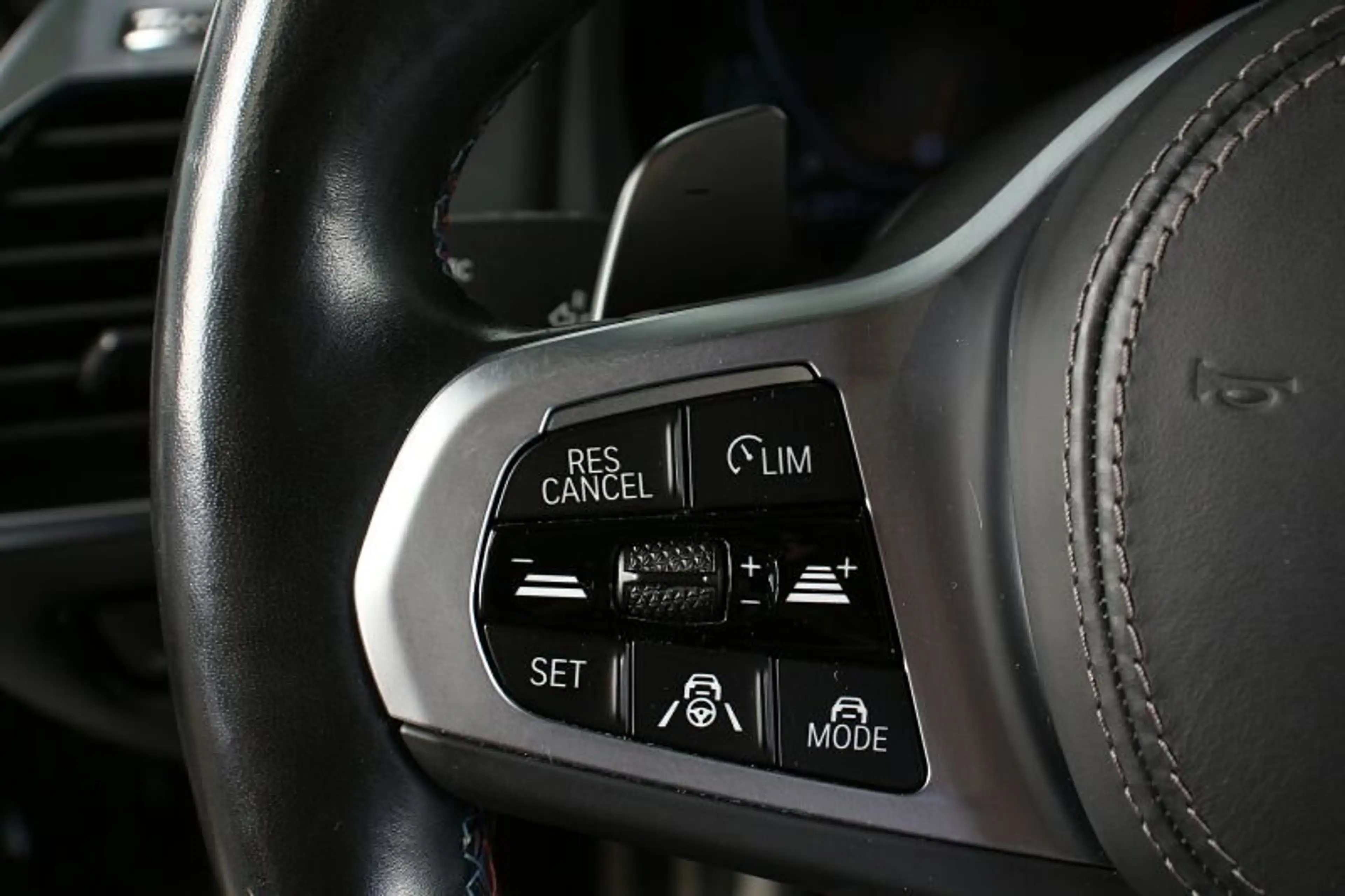 BMW M850 i xDrive Gran Coupé Laser HuD ACC Park+ B&W — photo 13