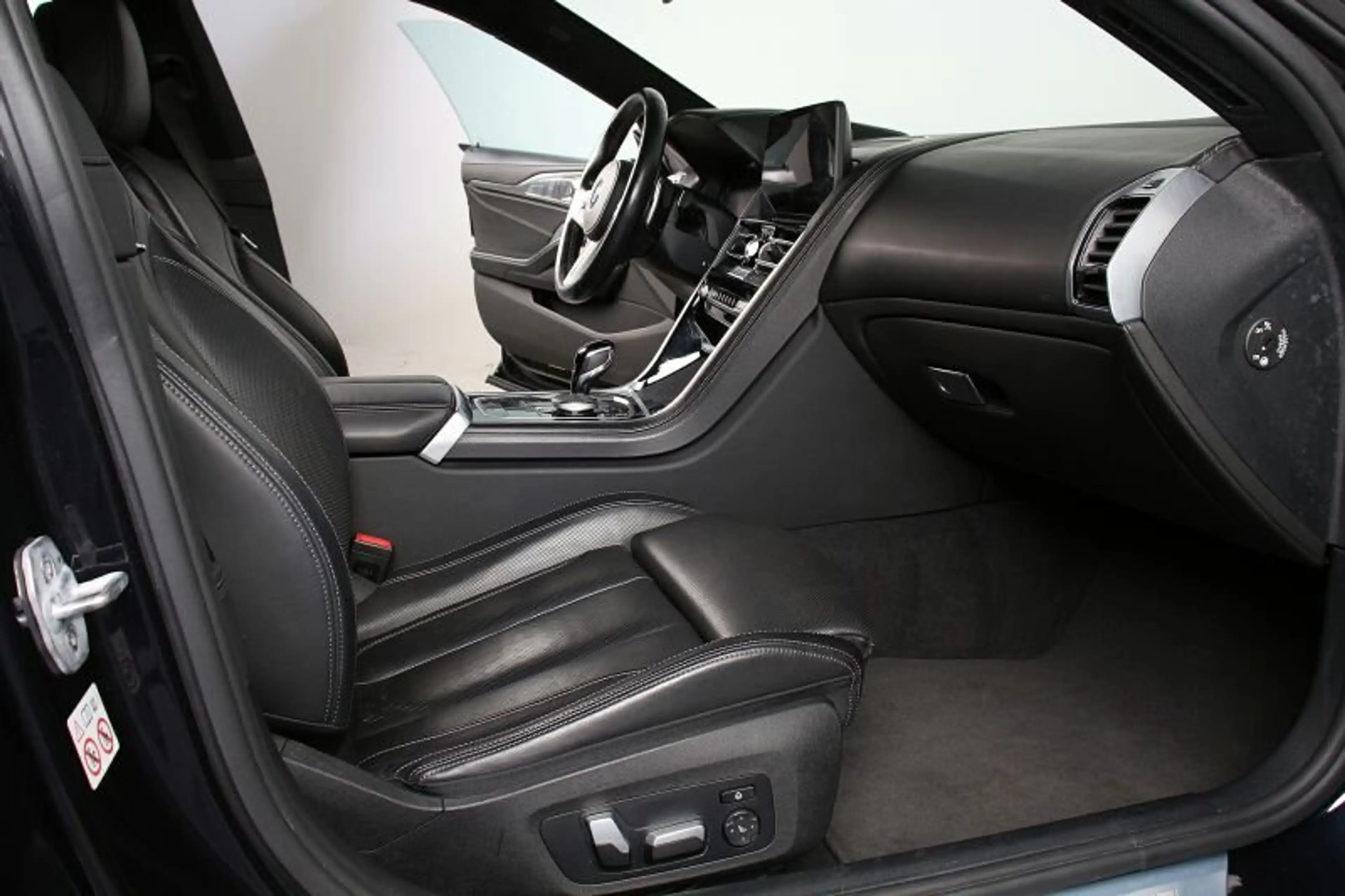 BMW M850 i xDrive Gran Coupé Laser HuD ACC Park+ B&W — photo 7