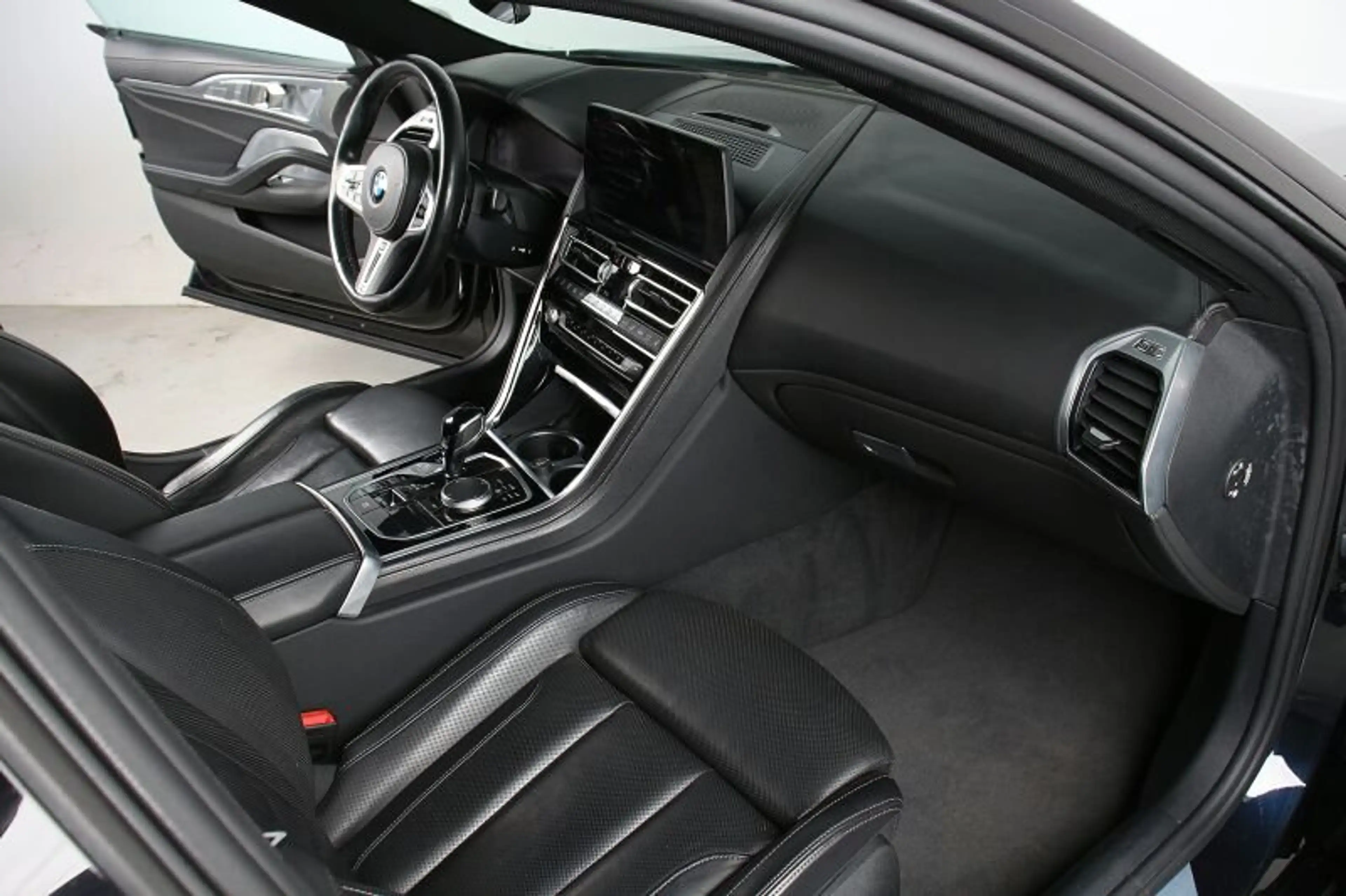 BMW M850 i xDrive Gran Coupé Laser HuD ACC Park+ B&W — photo 6