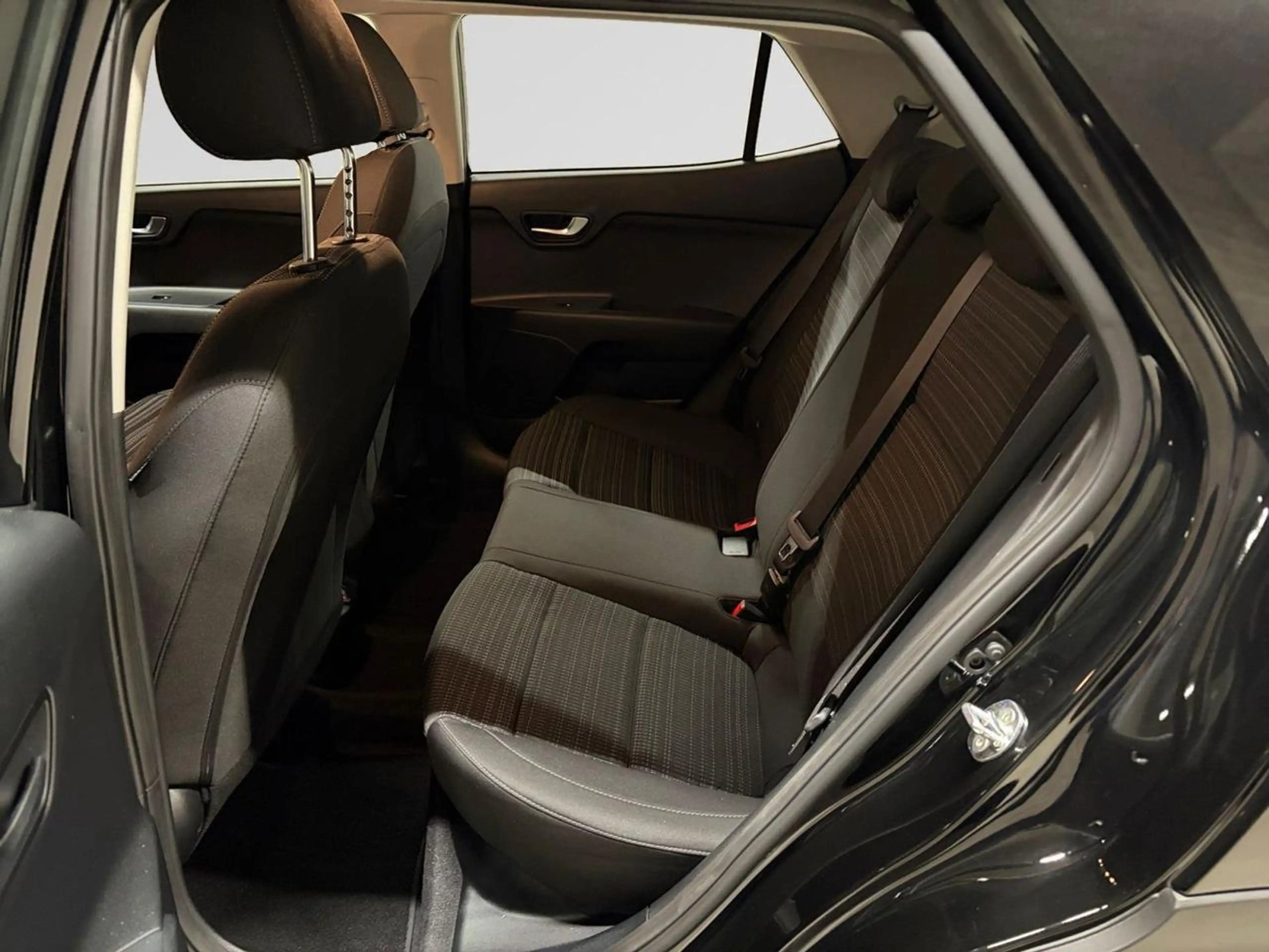 Kia Stonic GT-LINE 1.0 DCT 100CV*DEMO*CAMERA* — photo 6