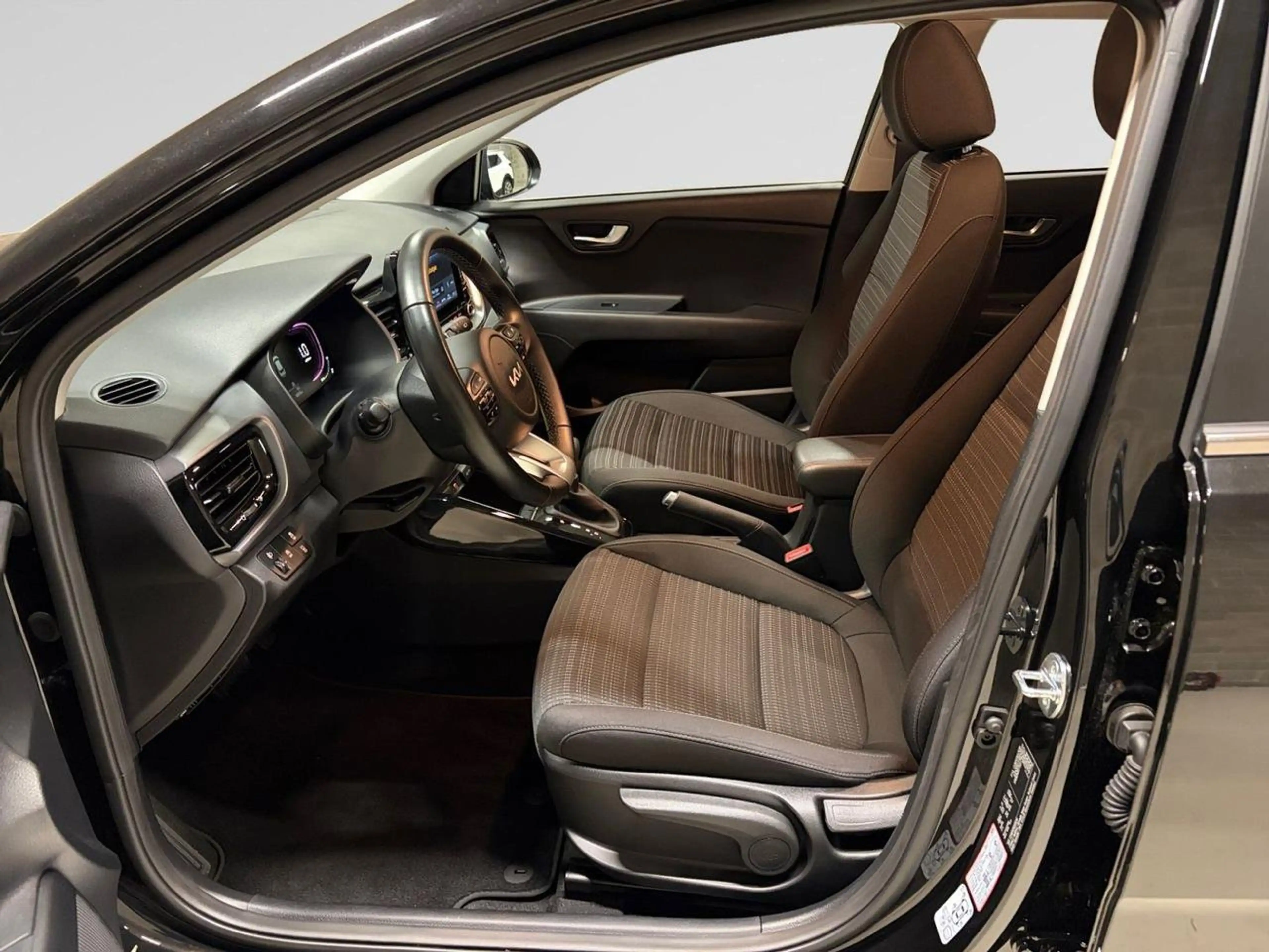 Kia Stonic GT-LINE 1.0 DCT 100CV*DEMO*CAMERA* — photo 5