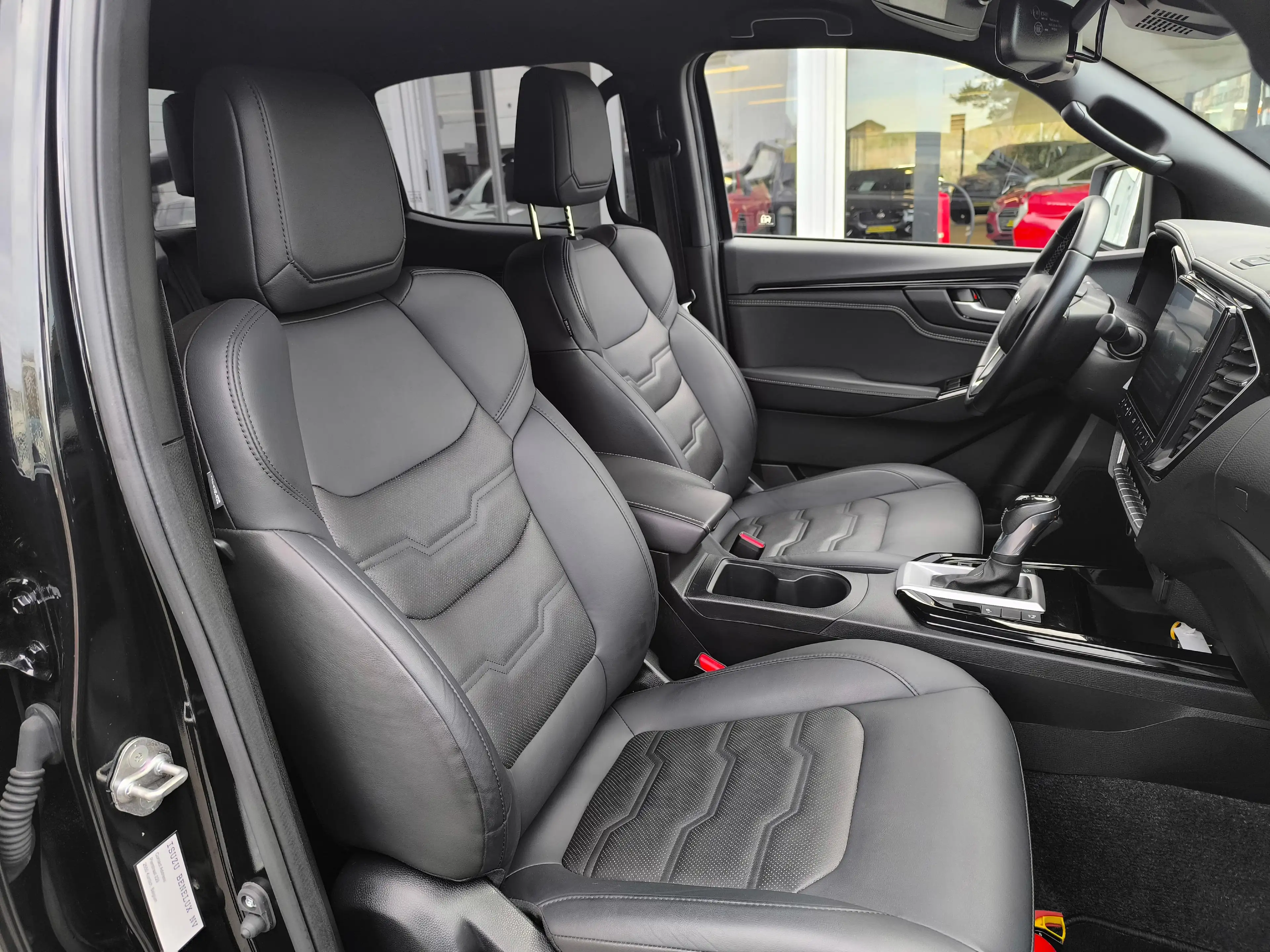 Isuzu D-Max 1.9 Turbo D 4WD V-CROSS 163CV CUIR CLIM GPS XENON — photo 12