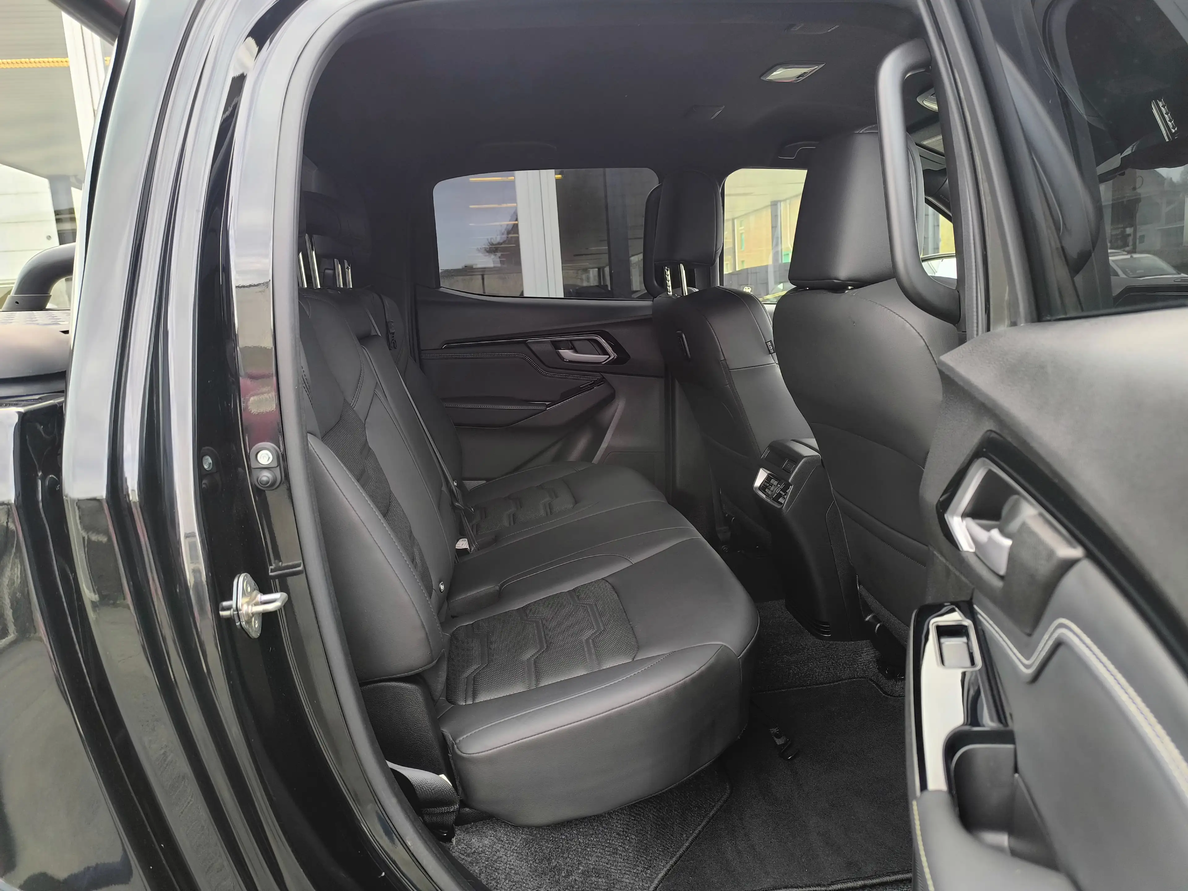 Isuzu D-Max 1.9 Turbo D 4WD V-CROSS 163CV CUIR CLIM GPS XENON — photo 15