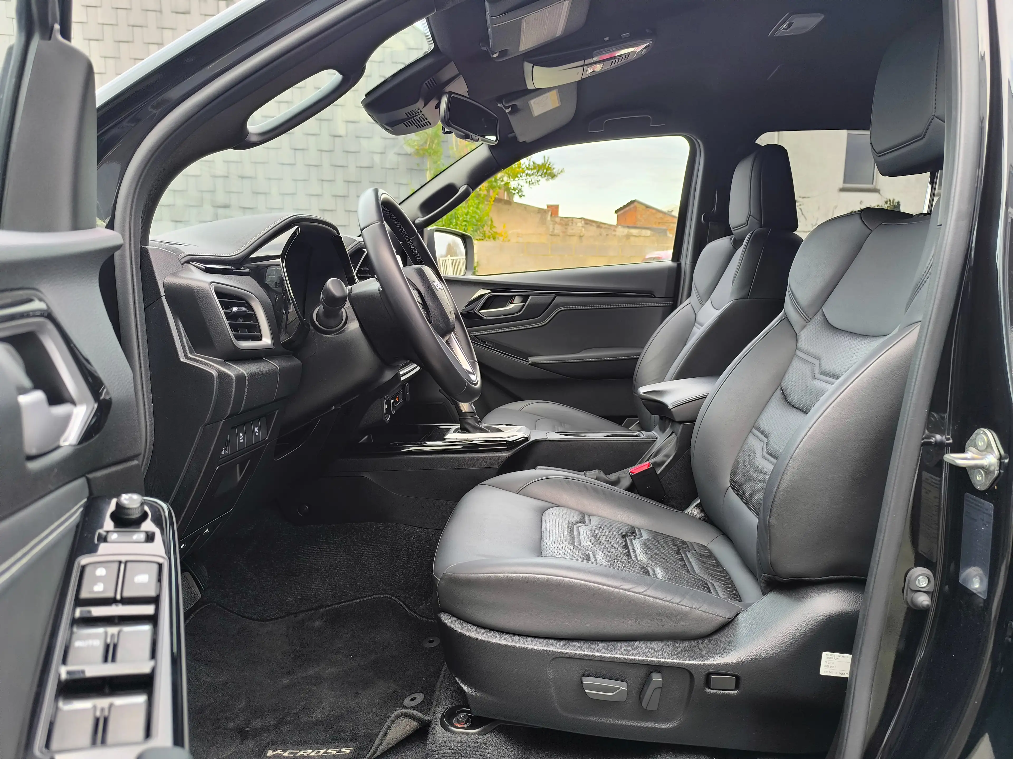 Isuzu D-Max 1.9 Turbo D 4WD V-CROSS 163CV CUIR CLIM GPS XENON — photo 11