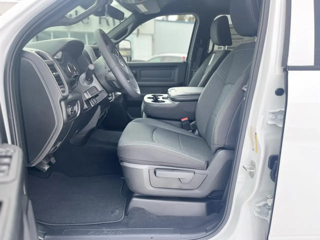 RAM 3500 снимка RAM 3500