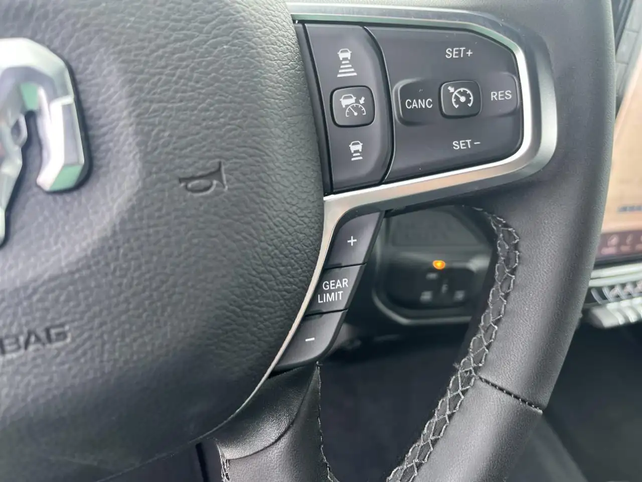 RAM 3500 снимка RAM 3500