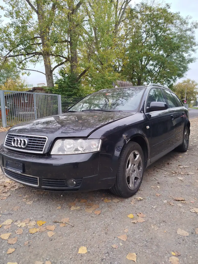 Audi A4 Avant 2.4 VB - 1