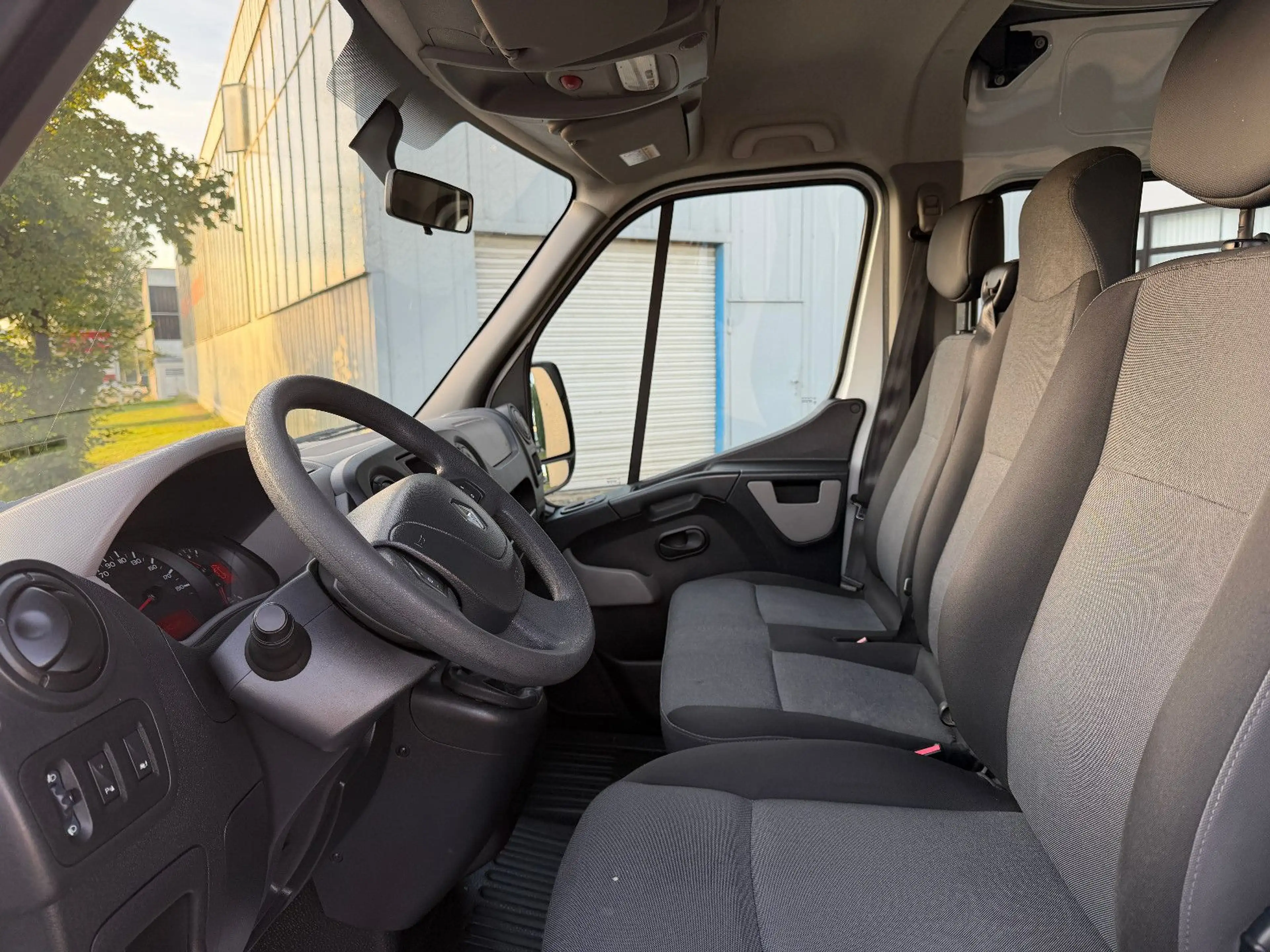 Renault Master III Kombi L2H2 3,3t — photo 13