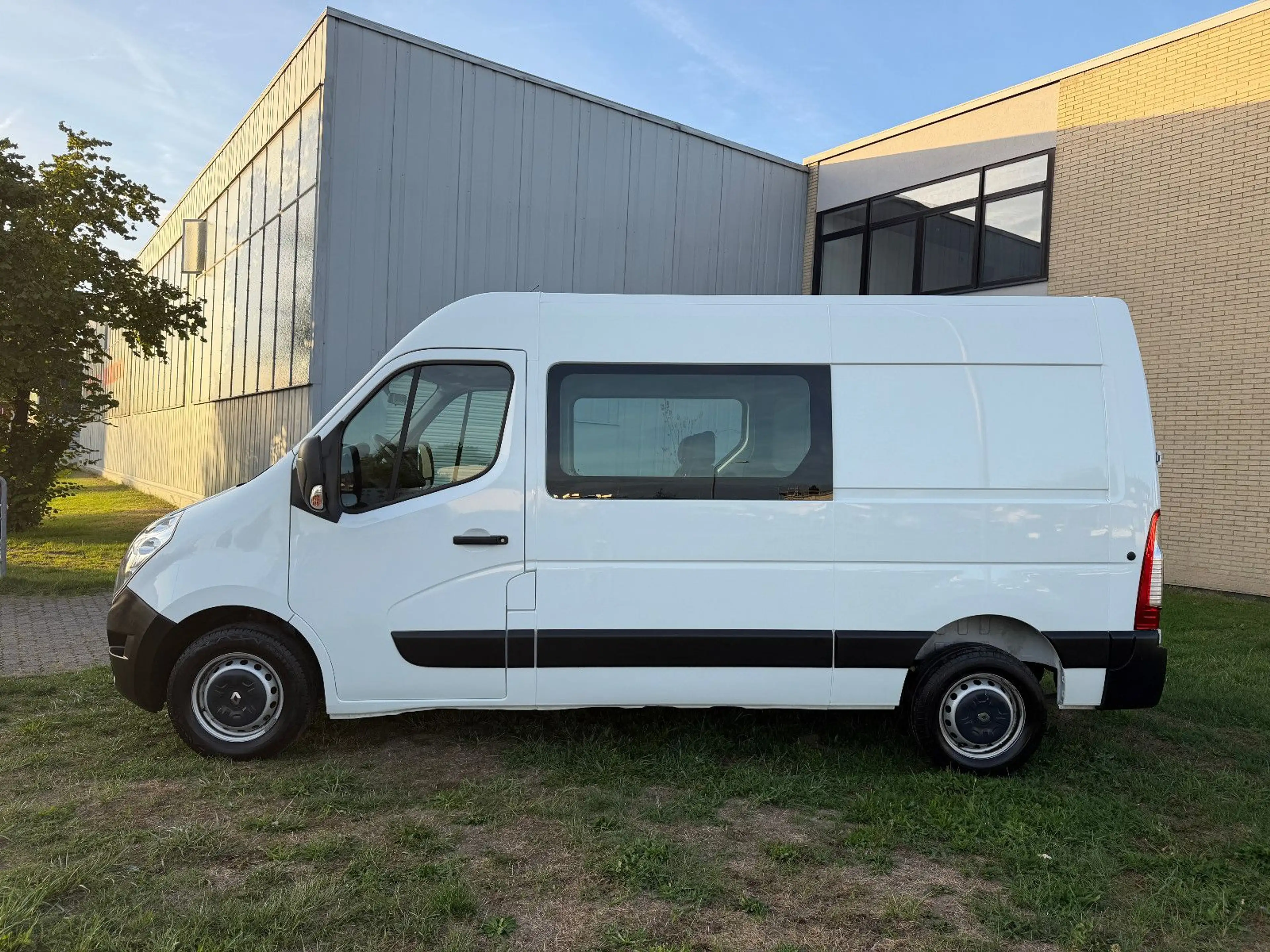 Renault Master III Kombi L2H2 3,3t — photo 11