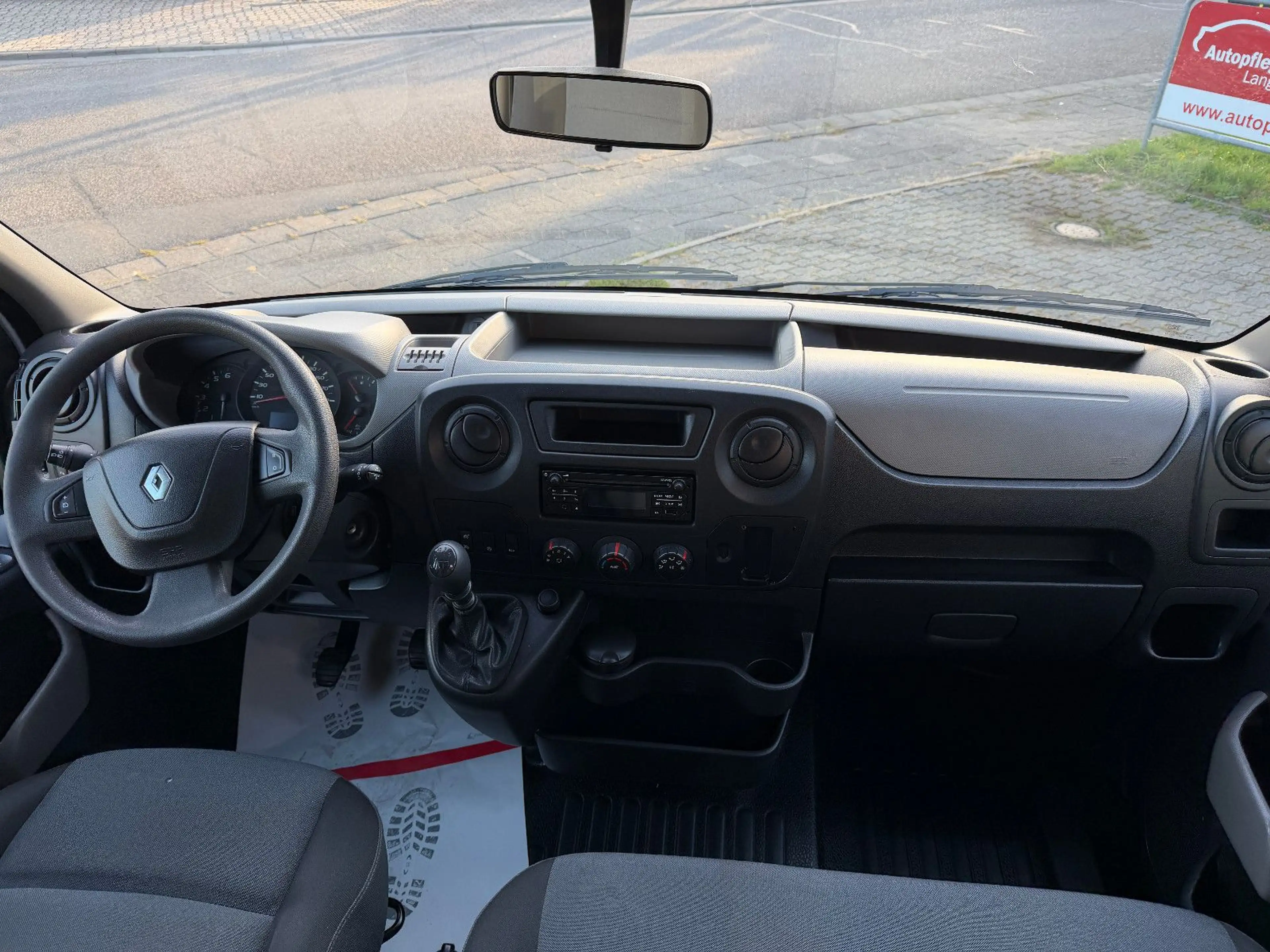 Renault Master III Kombi L2H2 3,3t — photo 15