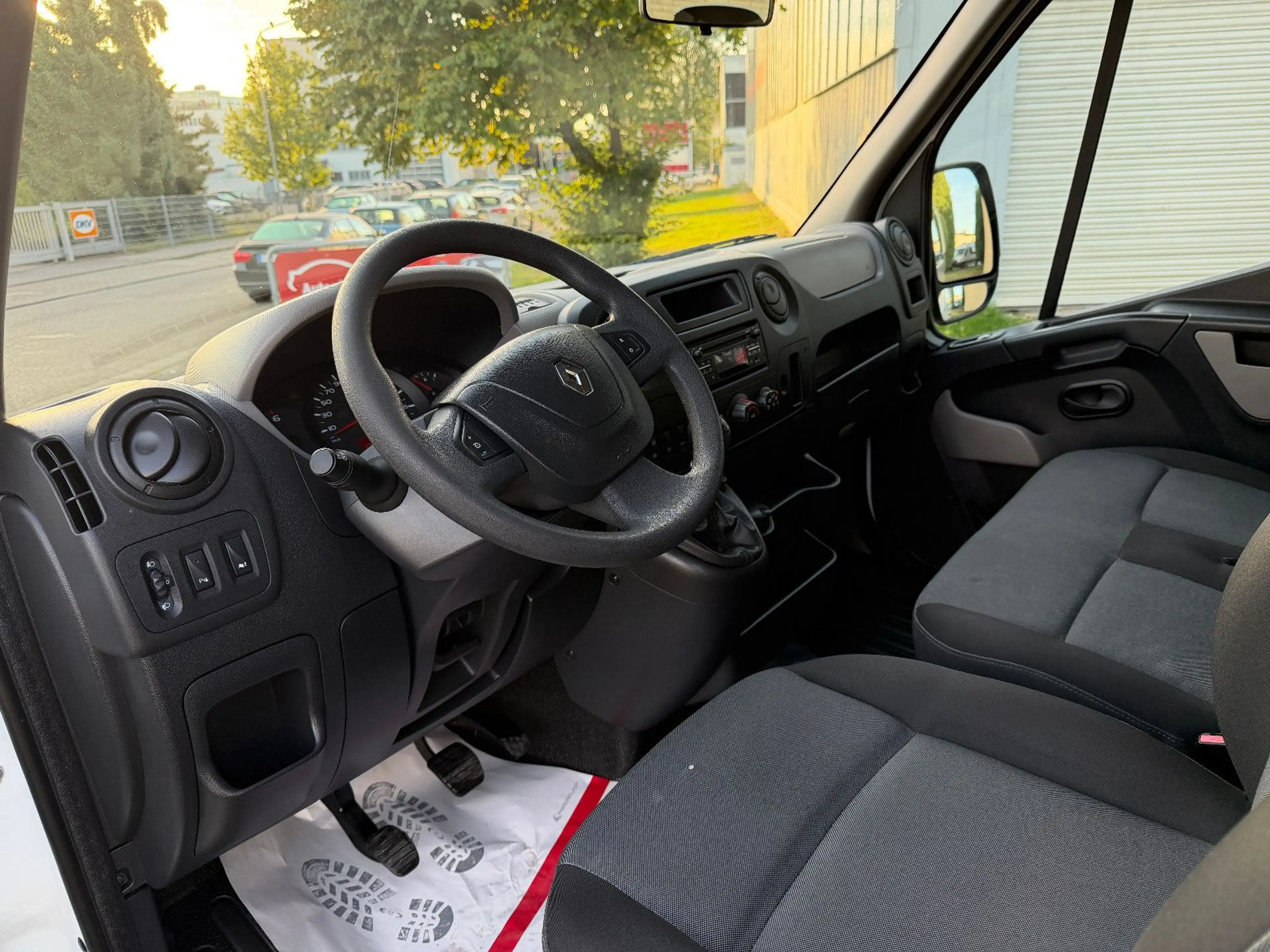 Renault Master III Kombi L2H2 3,3t — photo 14