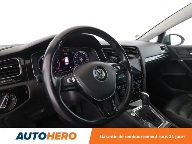 Volkswagen Golf view 11