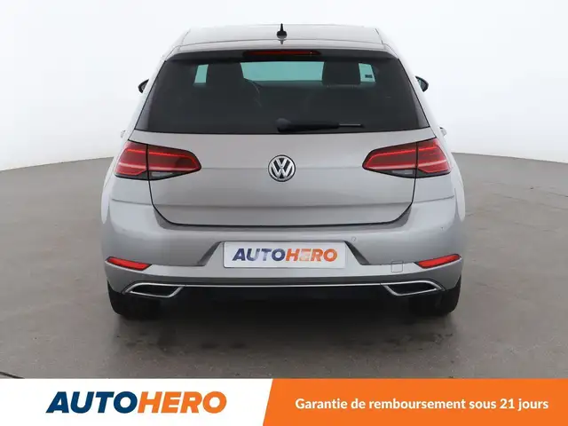 Volkswagen Golf view 5
