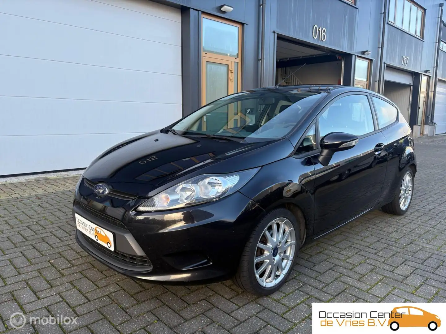 Ford Fiesta 1.25 Airco Velgen Elektrisch Pakket Bluetooth Zwart - 2