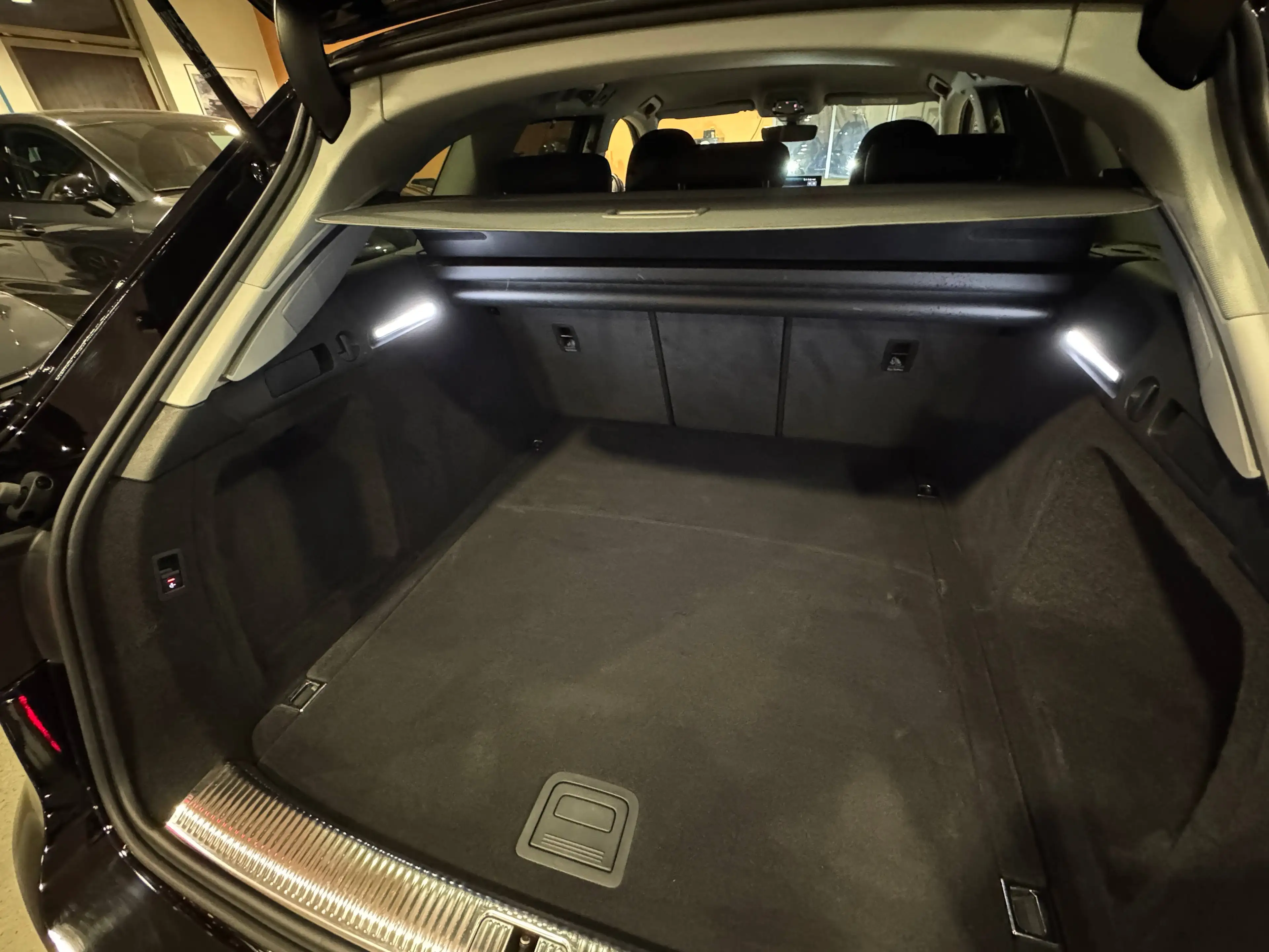 Audi A4 35 TDI,Sport,S-tronic,LED Matrix,Leder,NAVI MMI,AHK, ER+SR, Garantie — photo 18