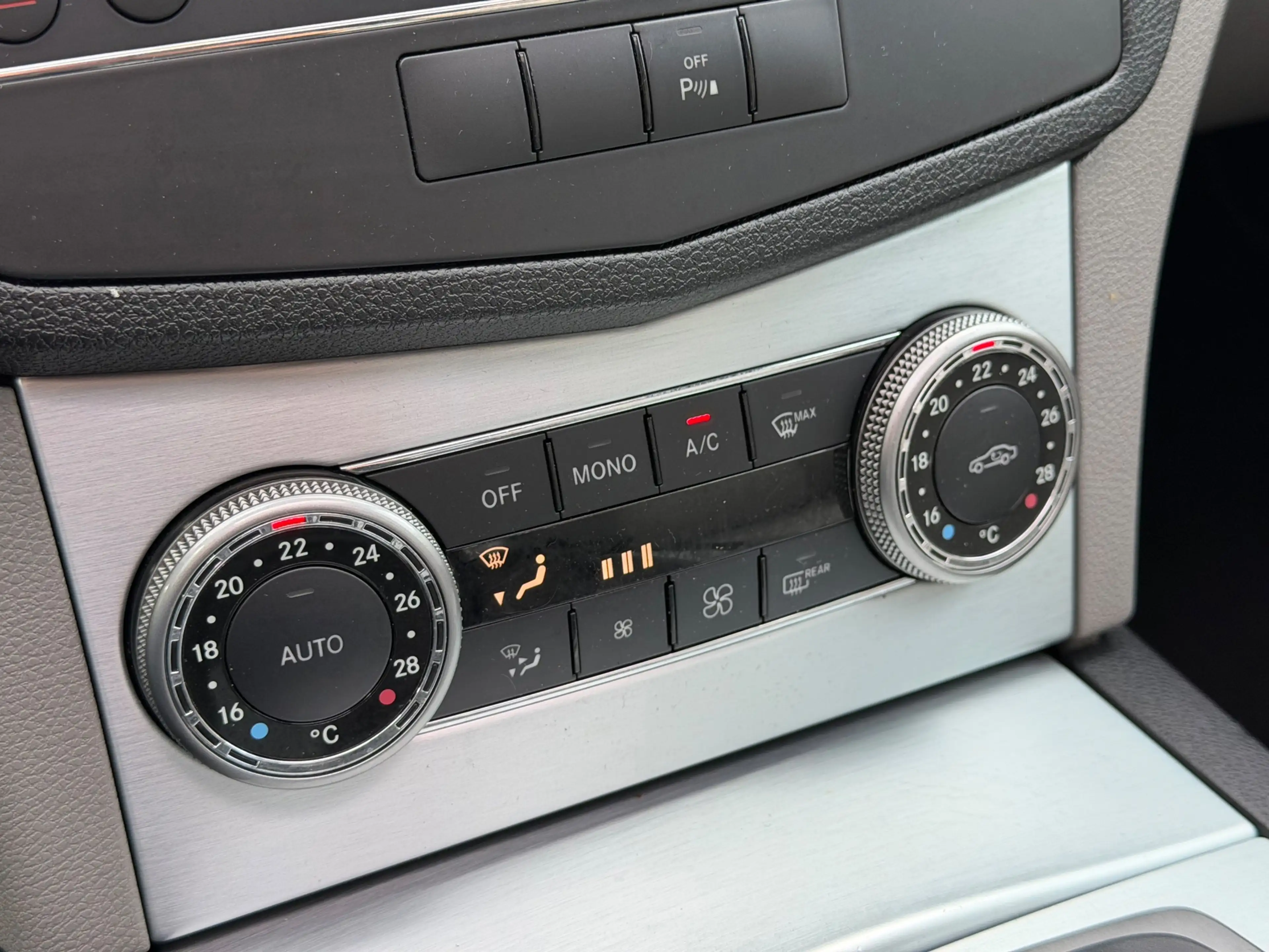 Mercedes-Benz C 350 Estate Avantgarde|Navi|PDC|Pano| — photo 14