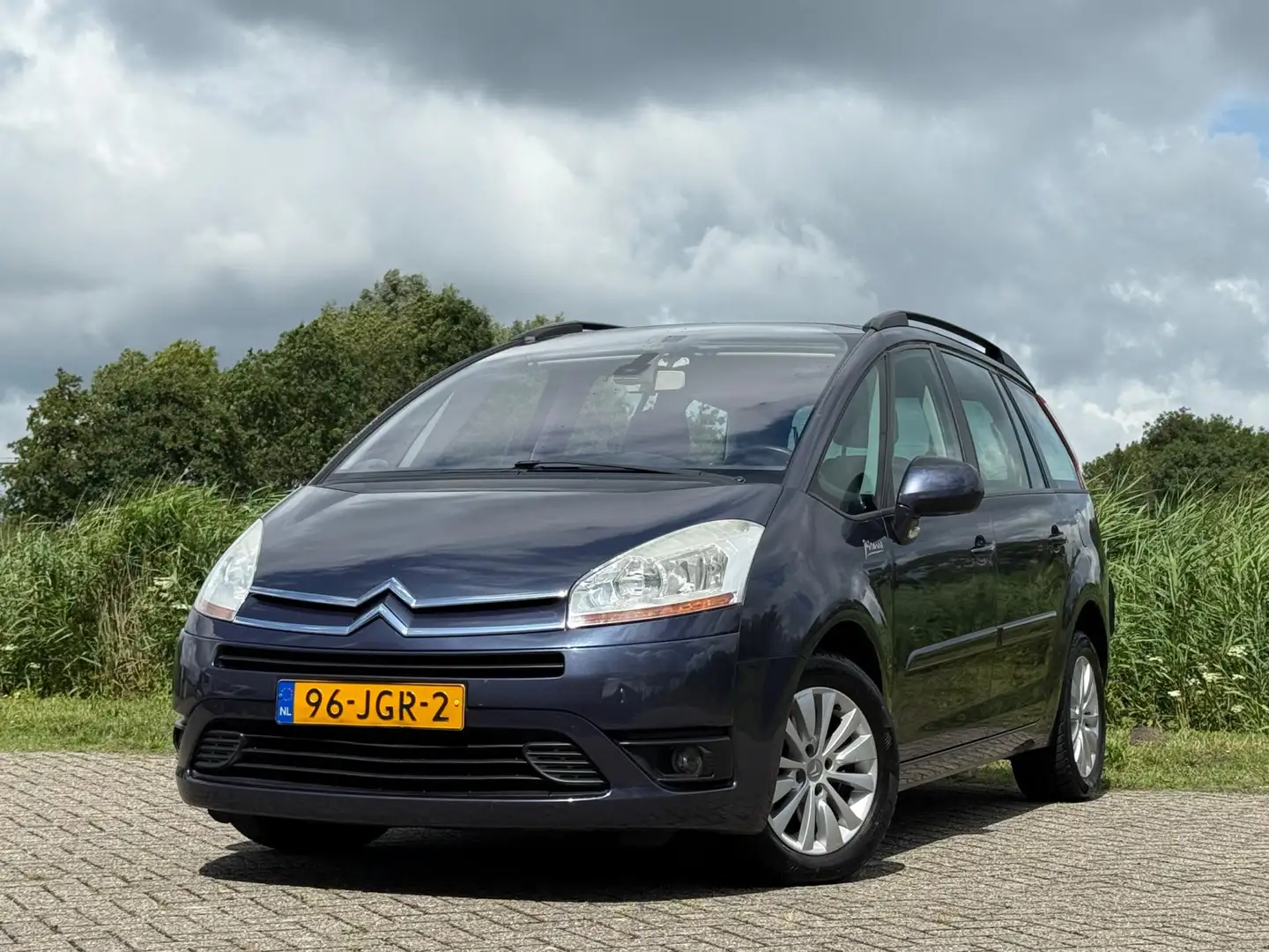 Citroen Grand C4 Picasso 1.6 156PK Ambiance AUT 7p. | Iron Grey | Clima/Cru Mauve - 2