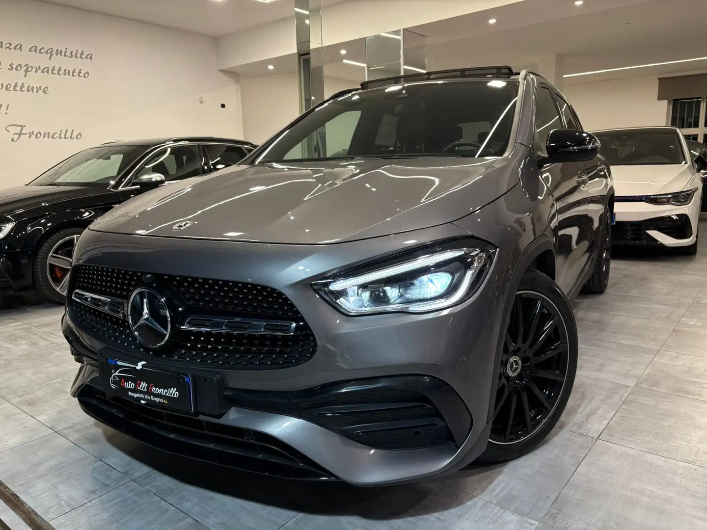 Mercedes-Benz GLA 200 d Premium auto Grau - 2