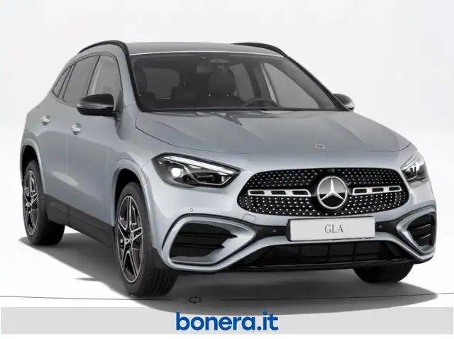 Mercedes-Benz Gla view 2