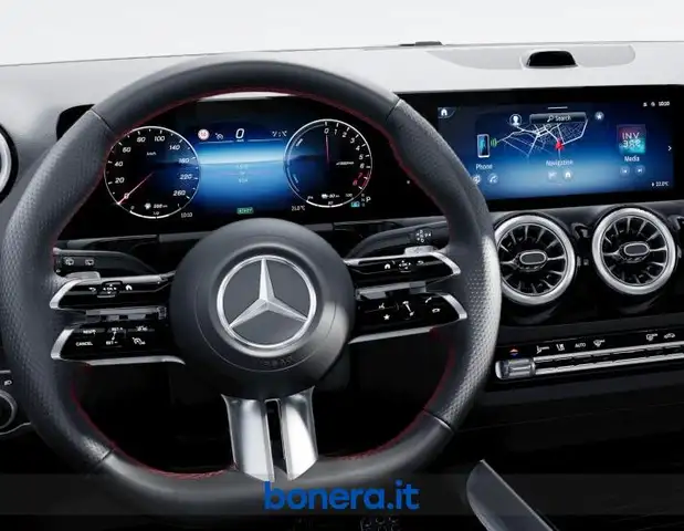 Mercedes-Benz Gla view 5