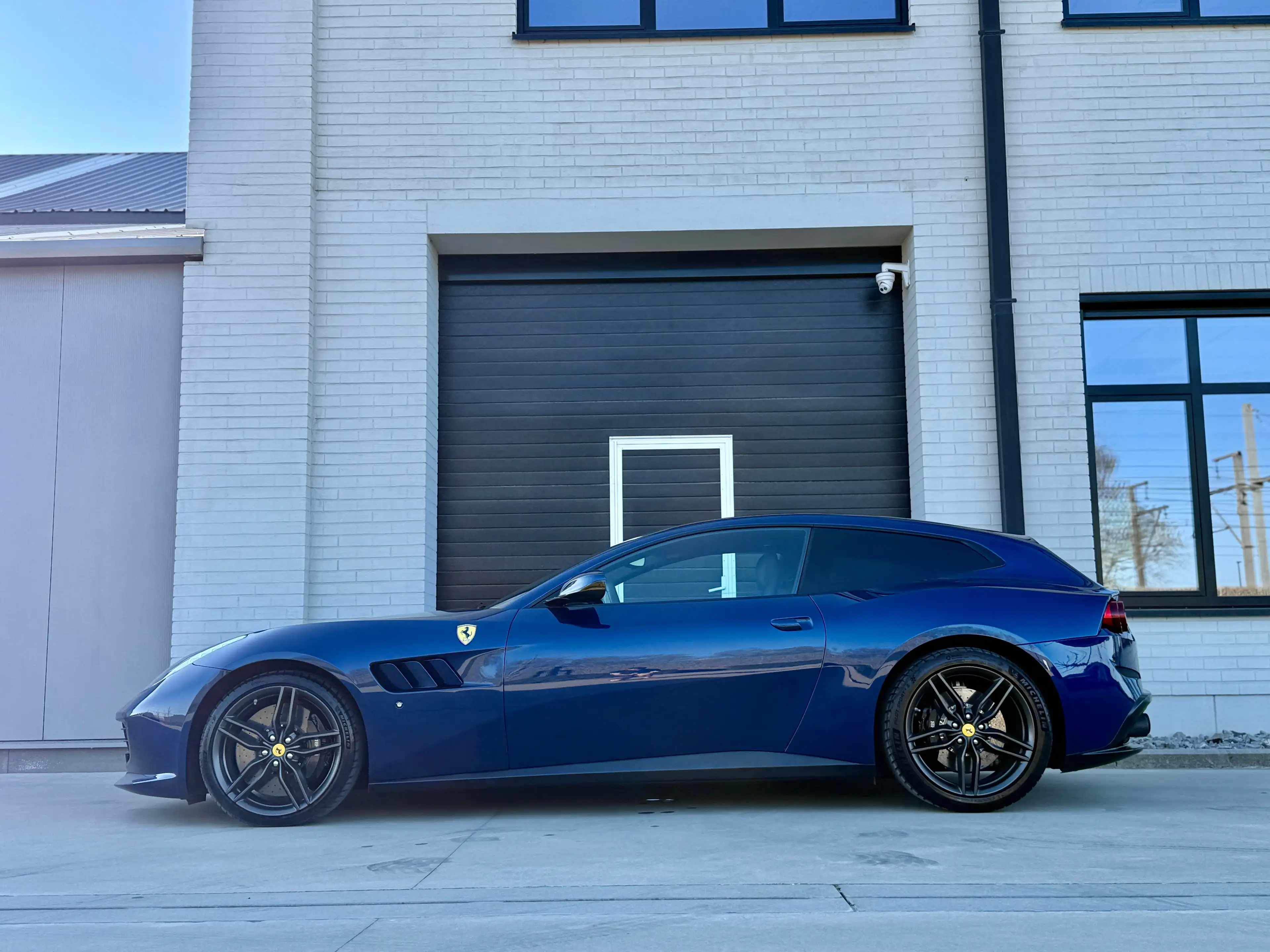 Ferrari GTC4 Lusso GTC4 Lusso 6.3i V12 — photo 6