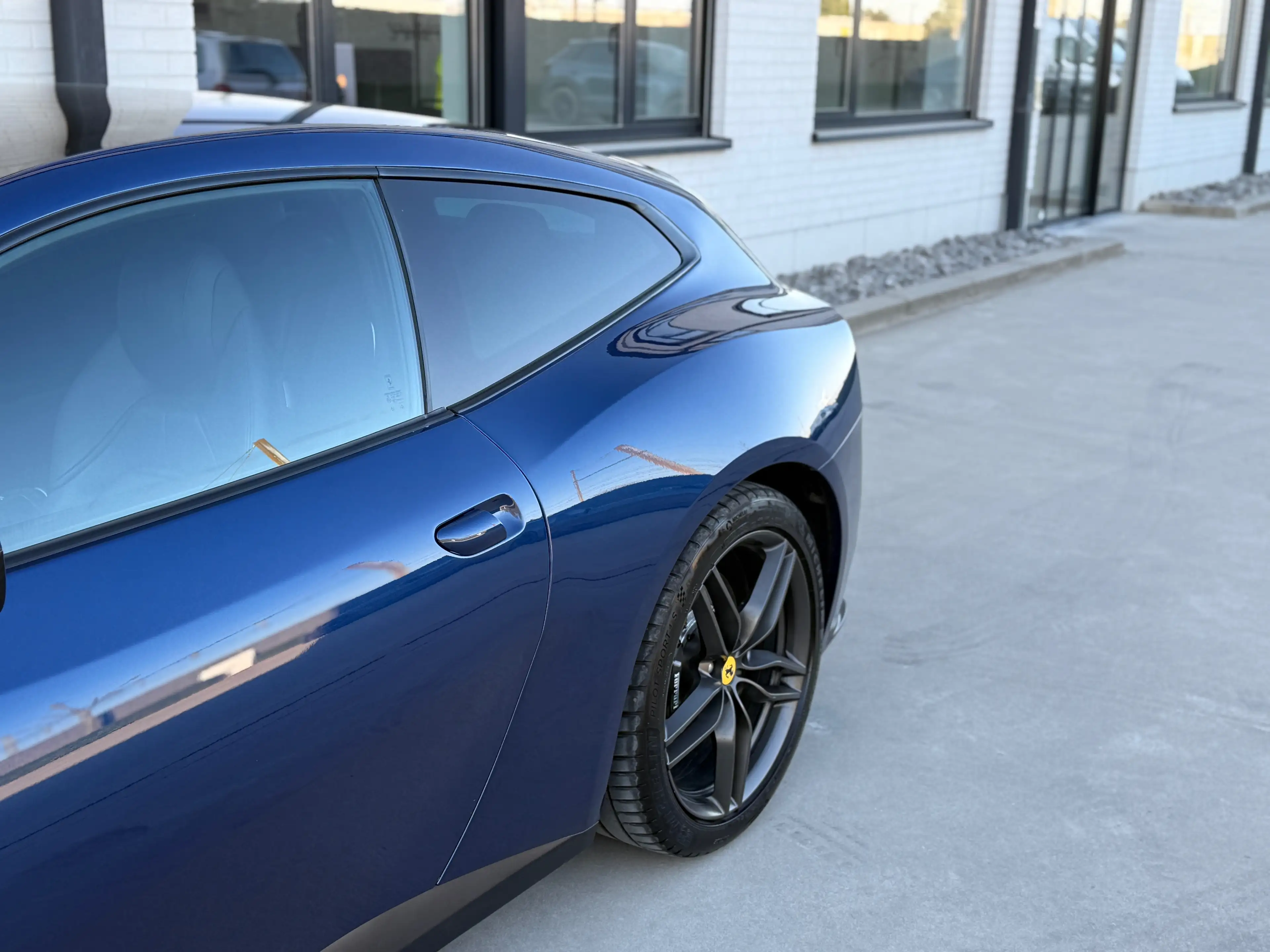 Ferrari GTC4 Lusso GTC4 Lusso 6.3i V12 — photo 10
