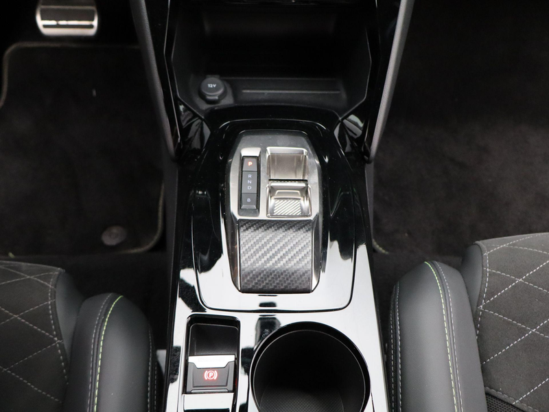 Peugeot e-2008 EV GT Pack 50 kWh | Panoramadak | Stoel- & Voorrui — photo 7
