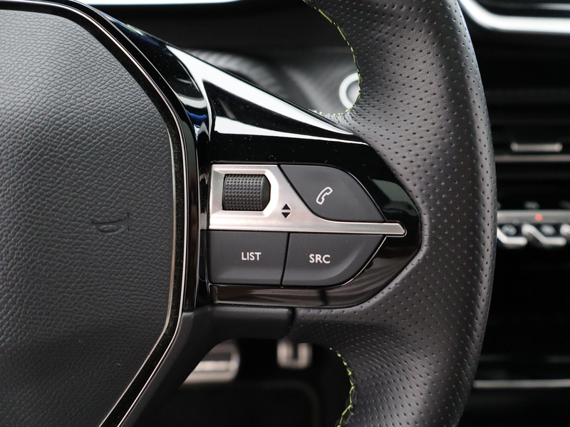 Peugeot e-2008 EV GT Pack 50 kWh | Panoramadak | Stoel- & Voorrui — photo 14