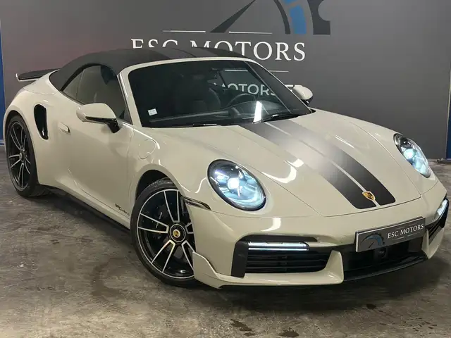 Porsche 911 view 2