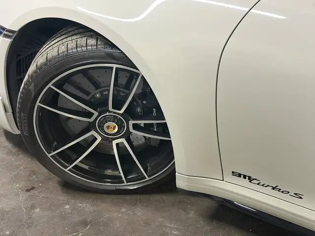 Porsche 911 view 10