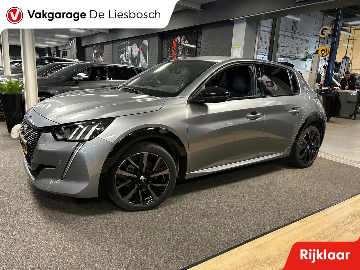 Peugeot 208 1.2 PureTech GT / Navigatie / DAB / Camera / pdc v Gris - 2
